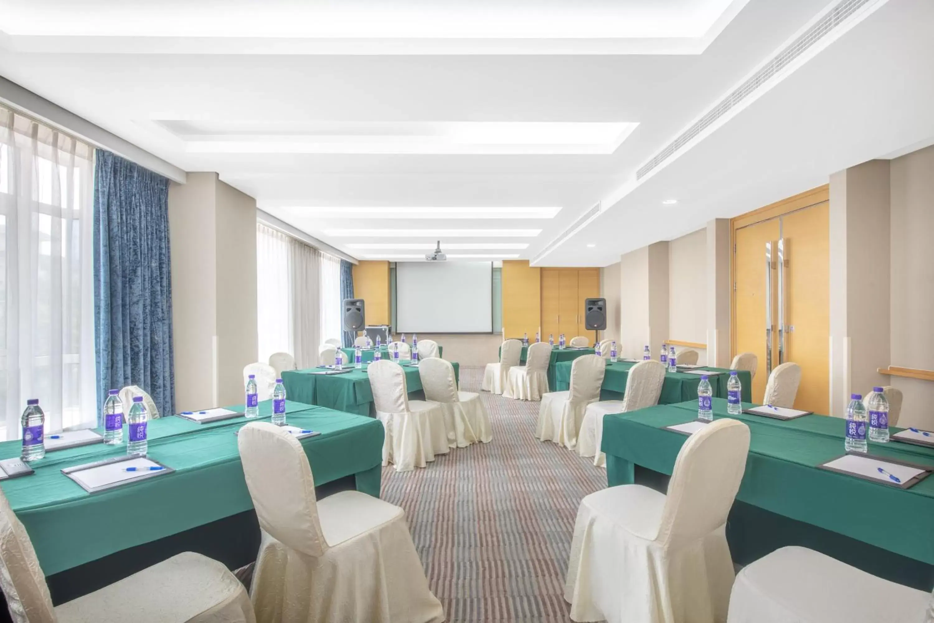 Meeting/conference room in Holiday Inn Express Beijing Dongzhimen, an IHG Hotel