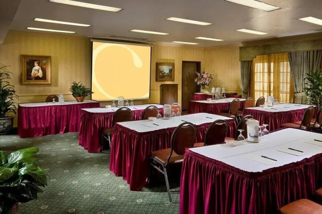 Meeting/conference room in Folk Inn Ontario Airport