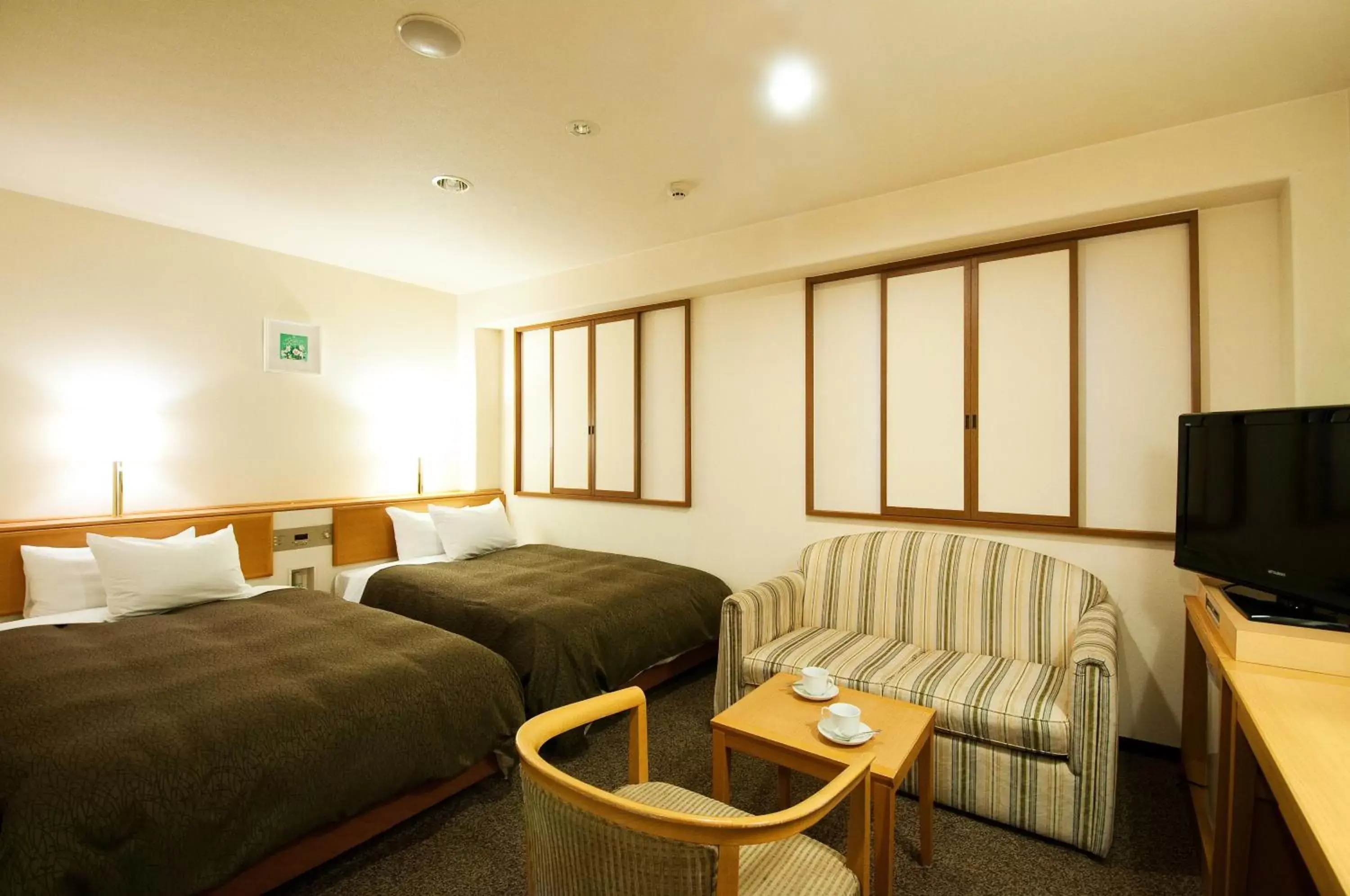 Bedroom, Bed in Smile Hotel Shizuoka