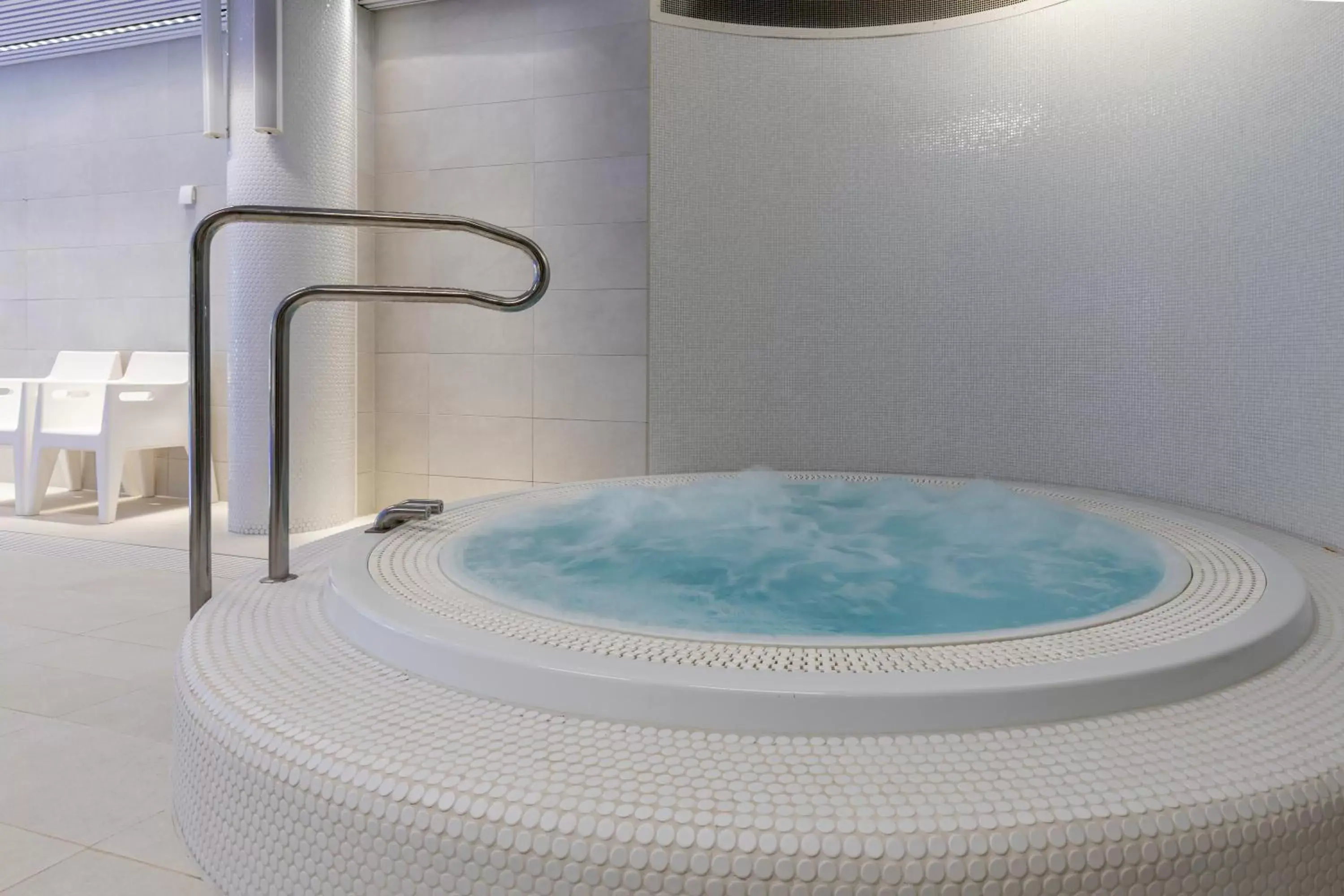 Hot Tub, Swimming Pool in Original Sokos Hotel Ilves Tampere