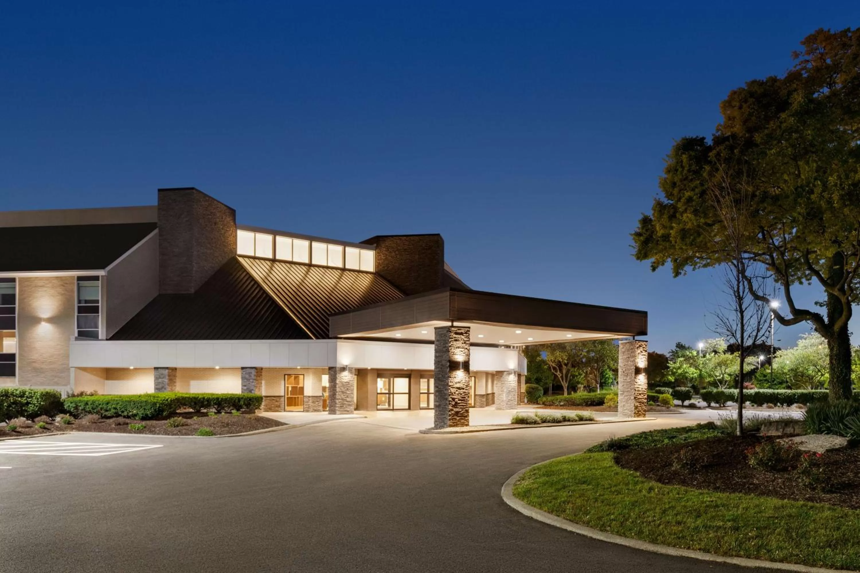 Property building in Doubletree By Hilton Columbus Dublin