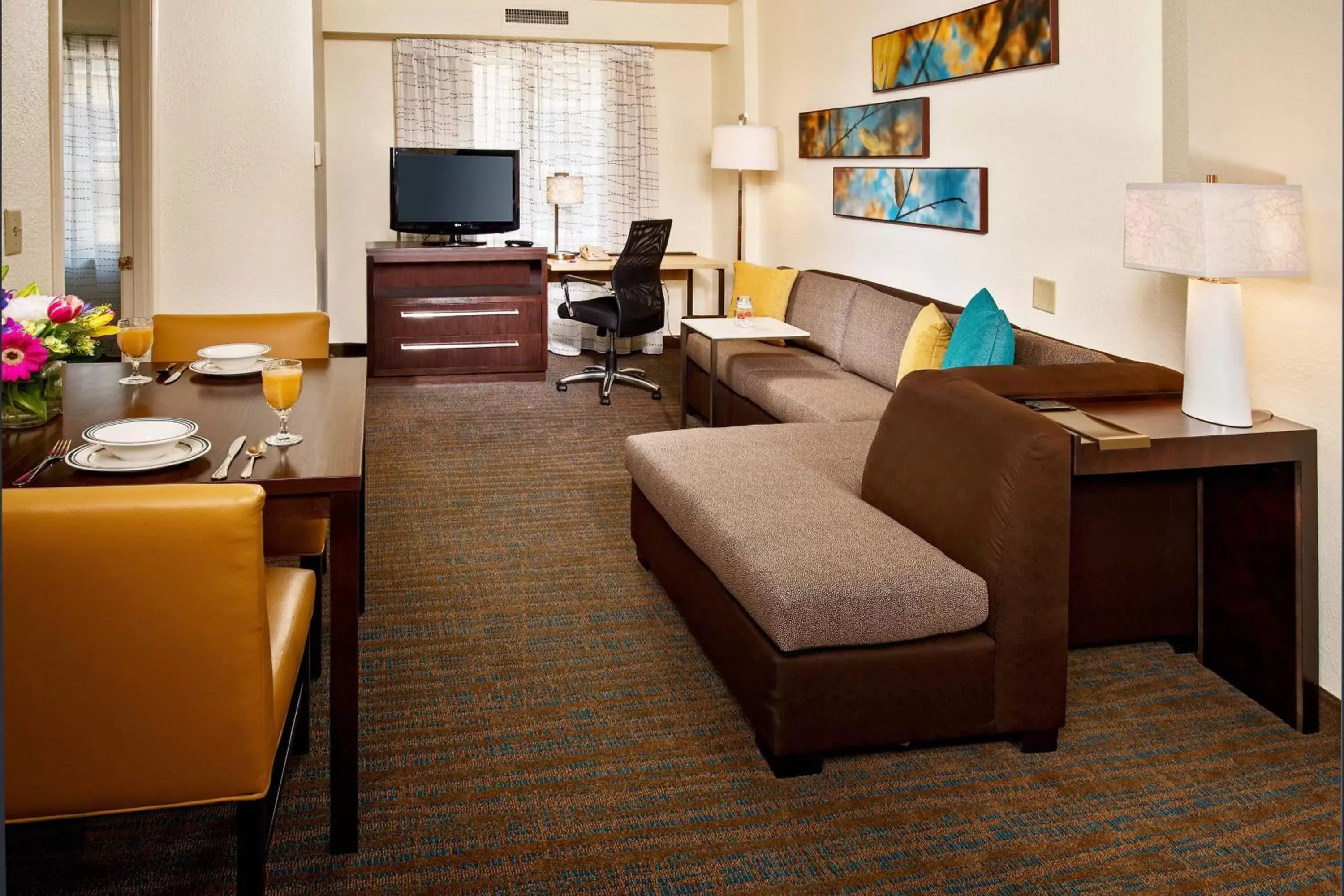 Bedroom, Seating Area in Residence Inn Washington, DC / Dupont Circle