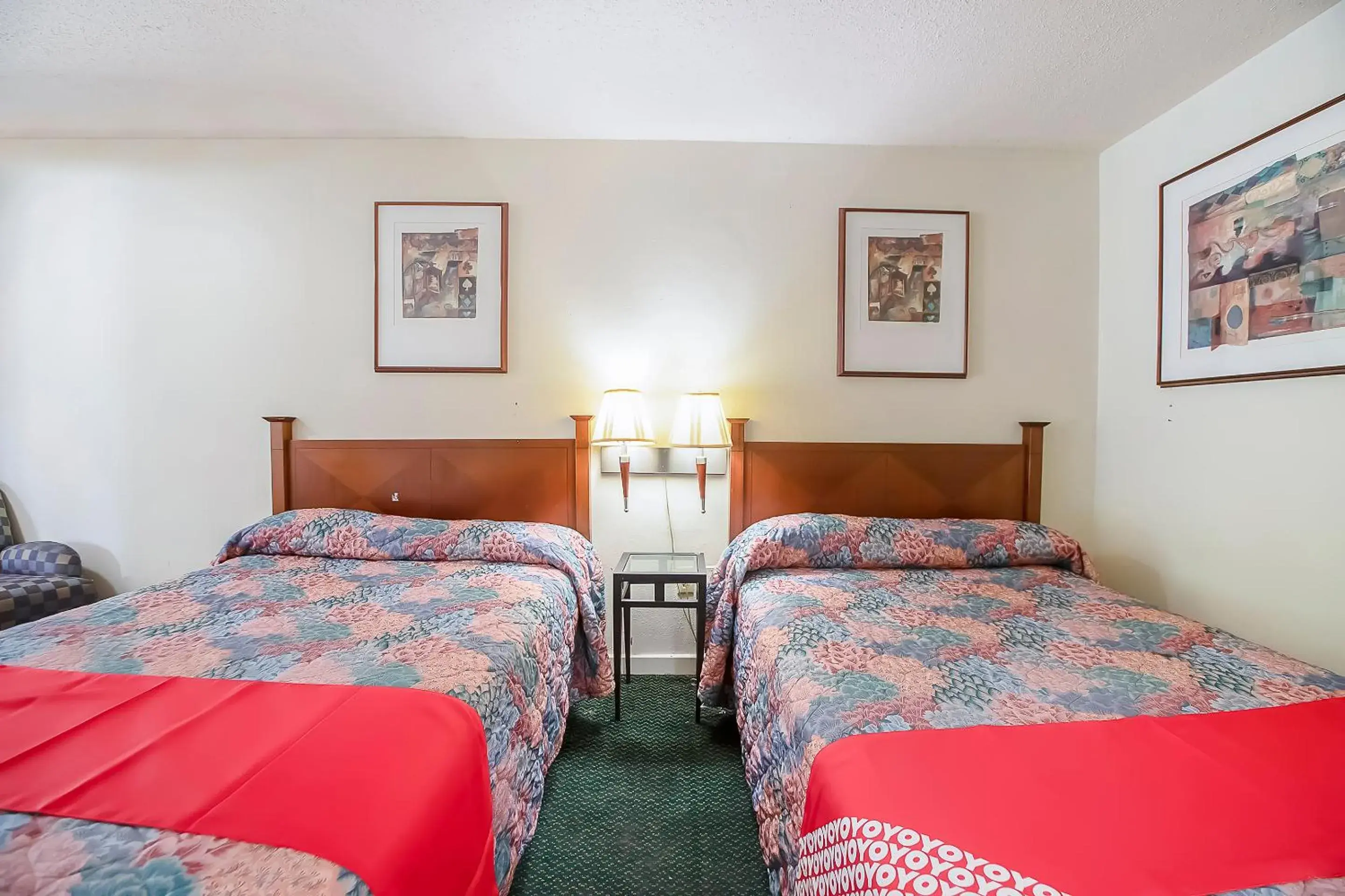 Bedroom, Bed in Hotel O Daylight Inn Elkhart I-90, IN