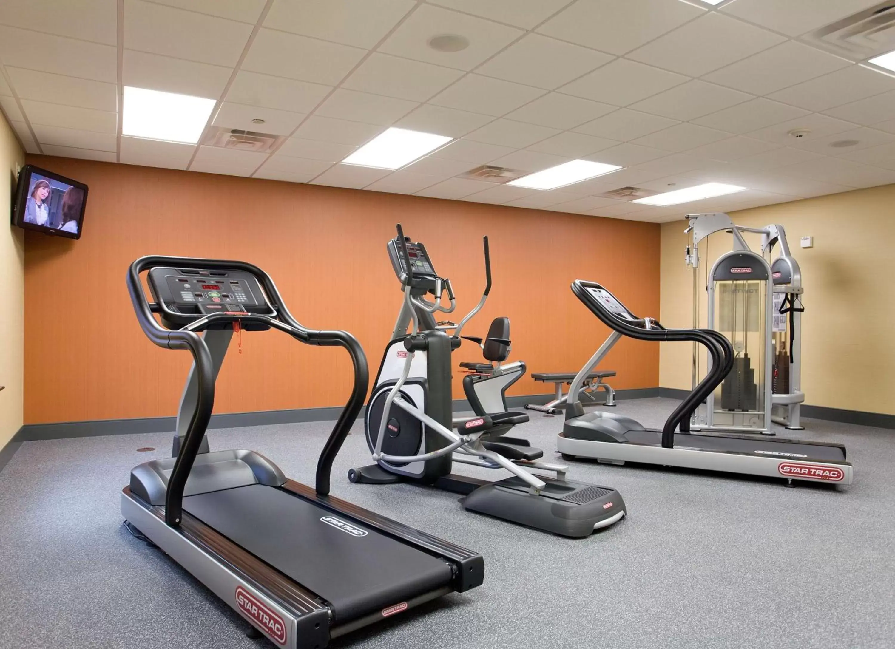 Fitness centre/facilities in Hampton Inn & Suites New Braunfels Fitness centre/facilities in Hampton Inn & Suites New Braunfels