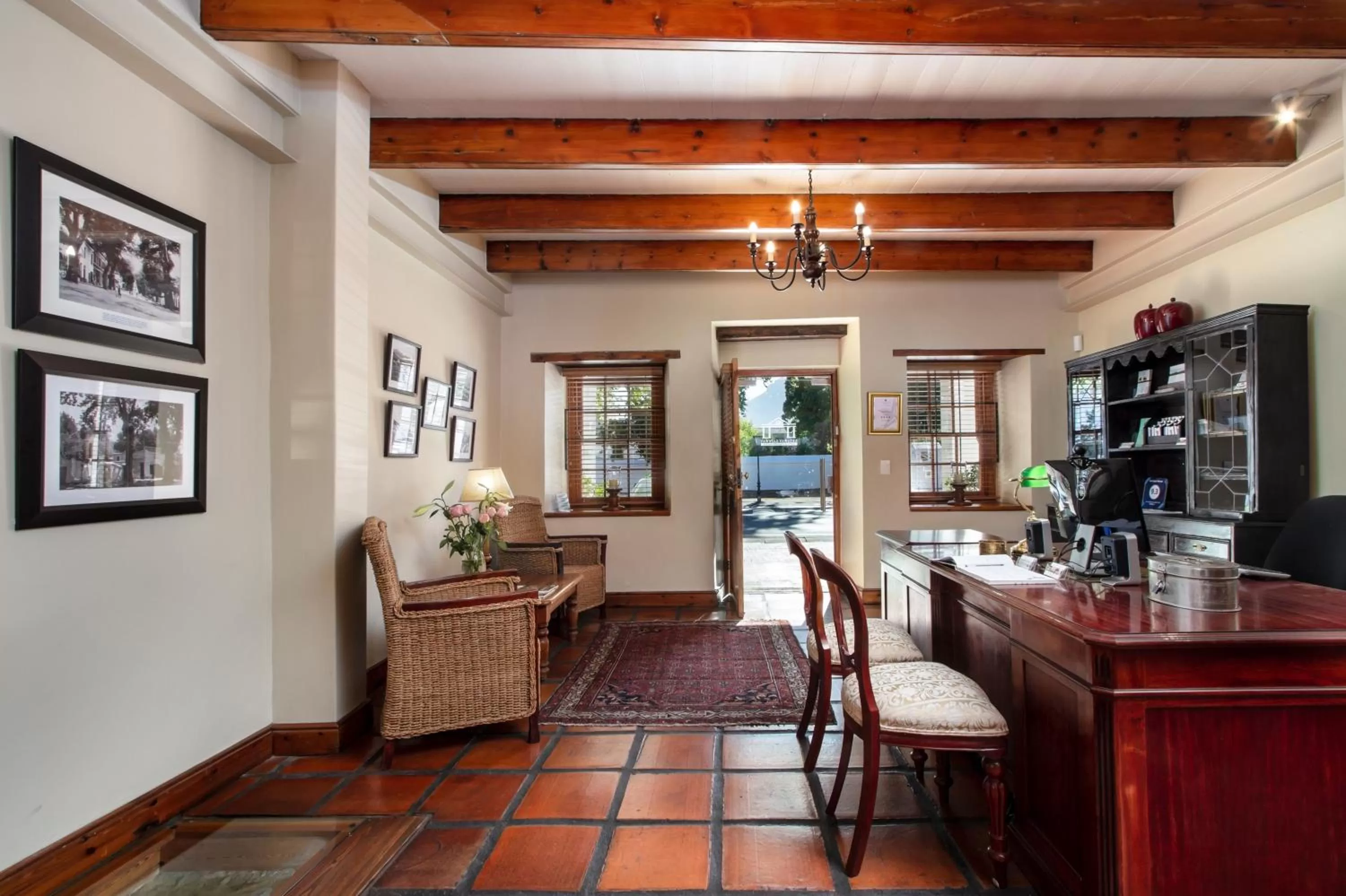 Lobby or reception in De Hoek Manor