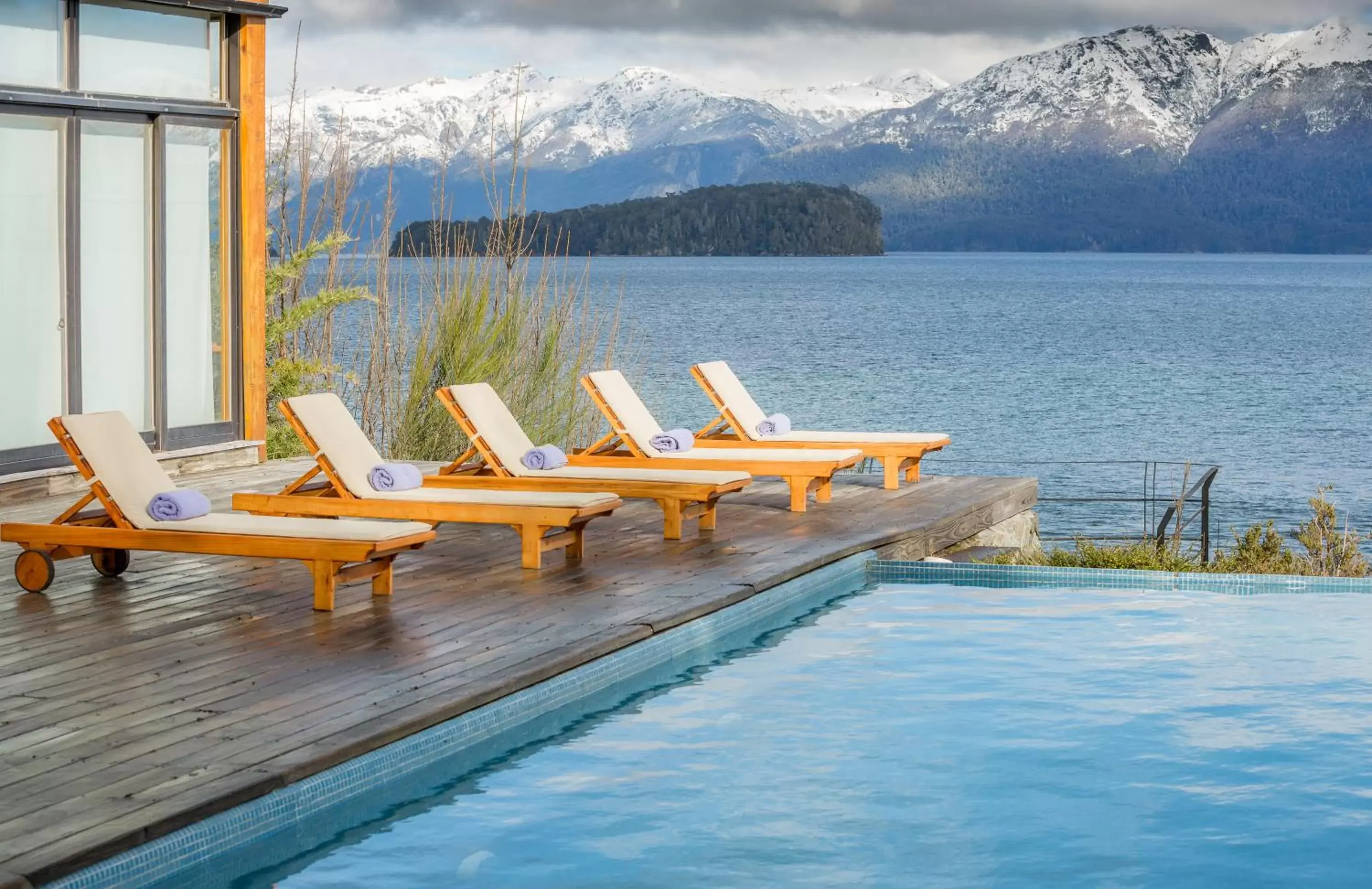 Swimming Pool in Correntoso Lake & River Hotel