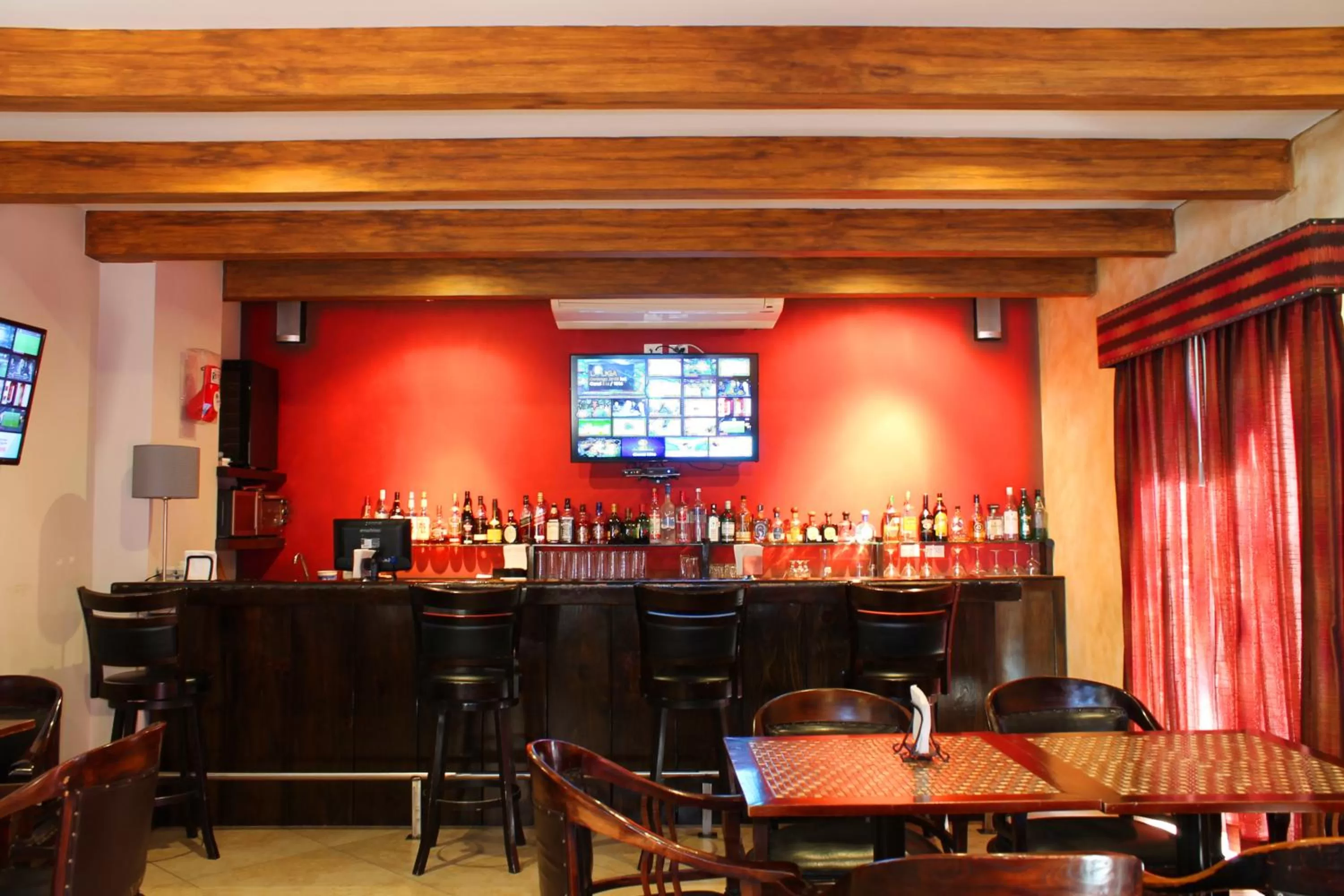 Lounge or bar in Seven Crown La Paz Centro Historico