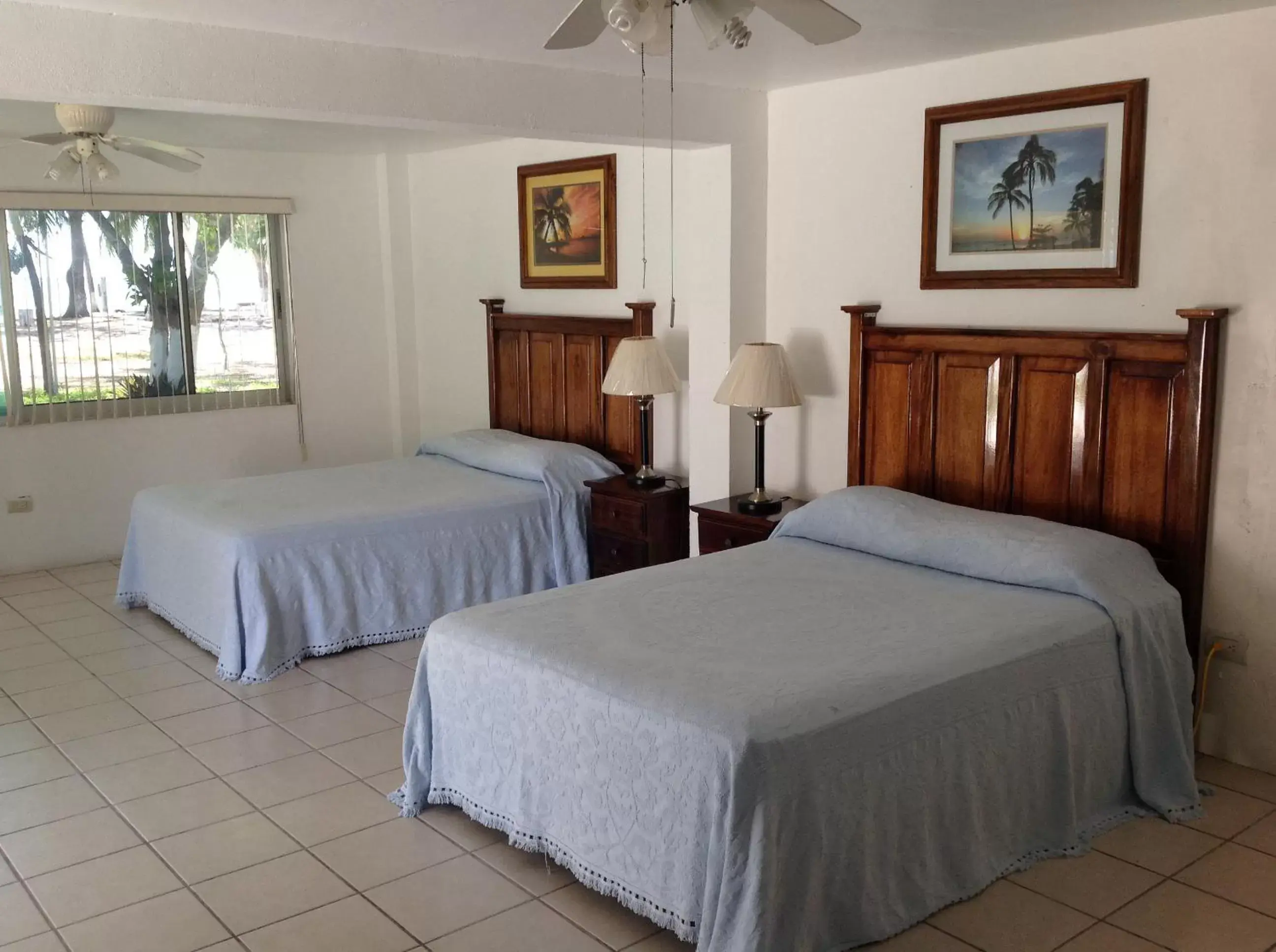 Photo of the whole room, Bed in Freedom Shores "La Gringa" Hotel - Universally Designed