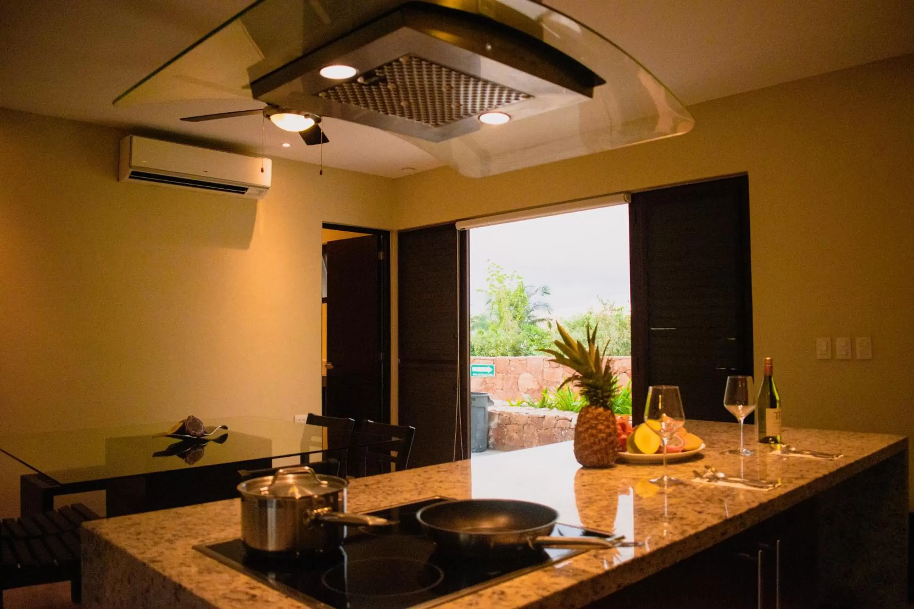 Kitchen or kitchenette, Kitchen/Kitchenette in Villas Grand Marina Kinuh