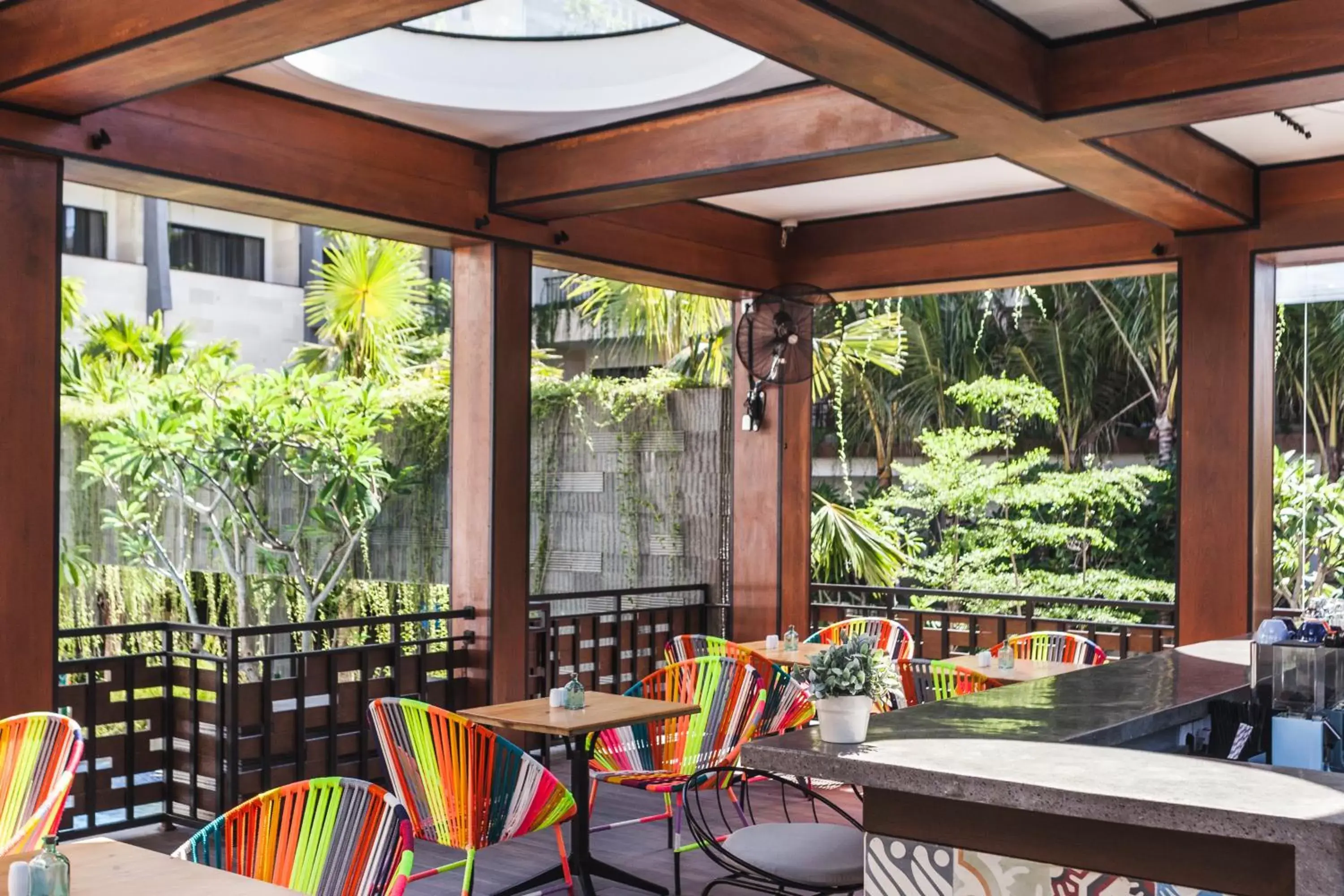 Lounge or bar, Restaurant/Places to Eat in Solia Legian Bali