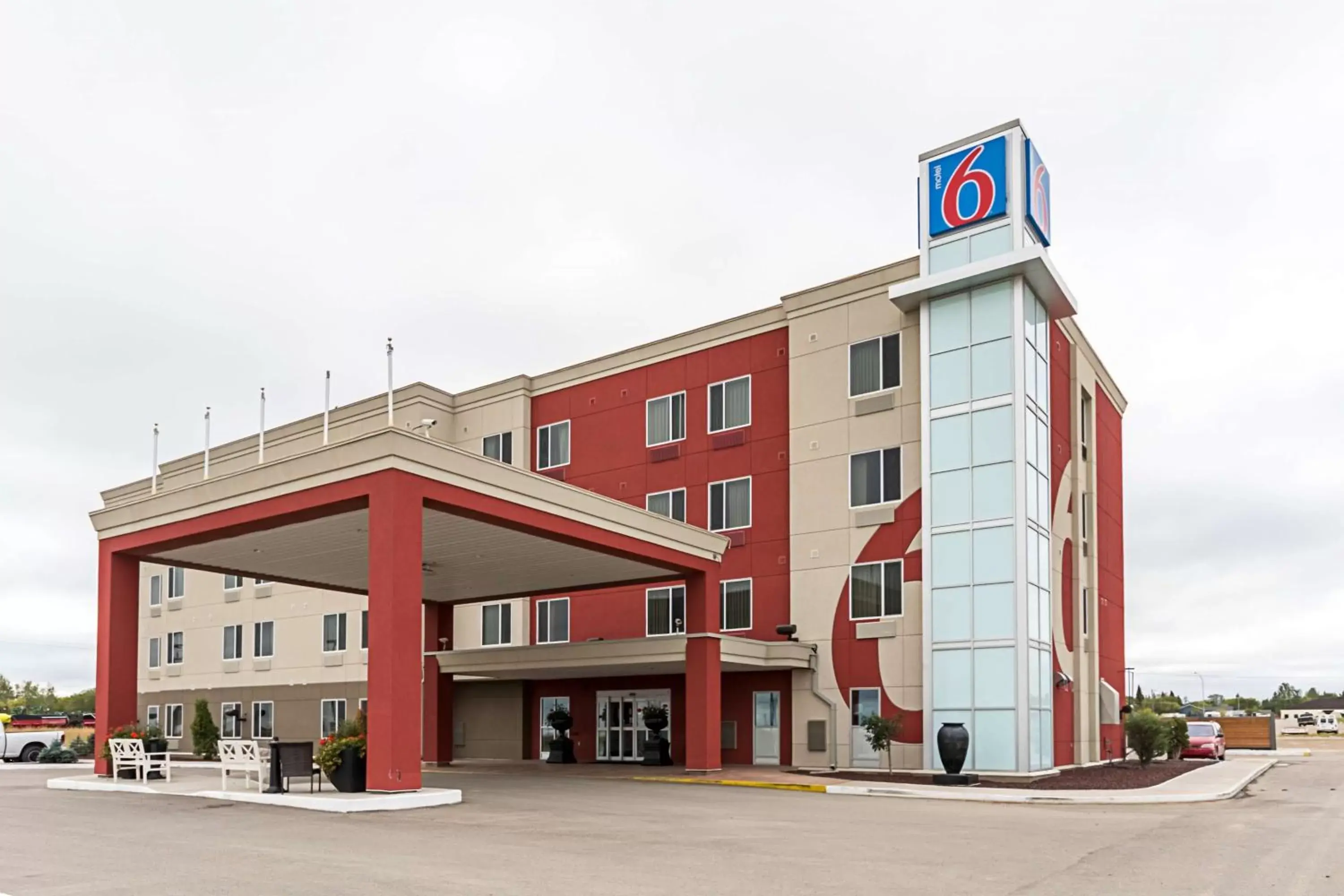Property building in Motel 6-Moosomin, SK