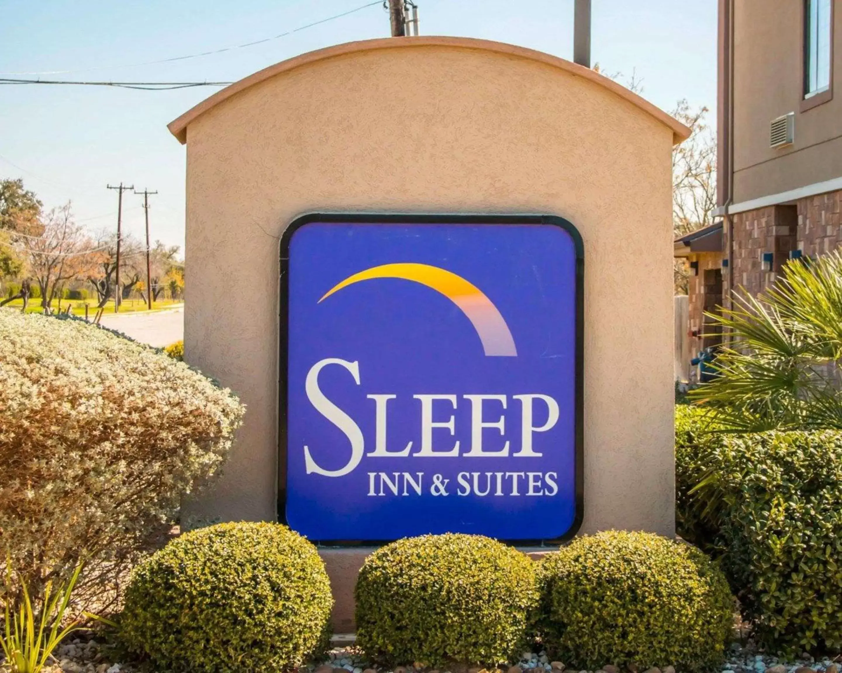 Property building, Property Logo/Sign in Sleep Inn and Suites at Six Flags