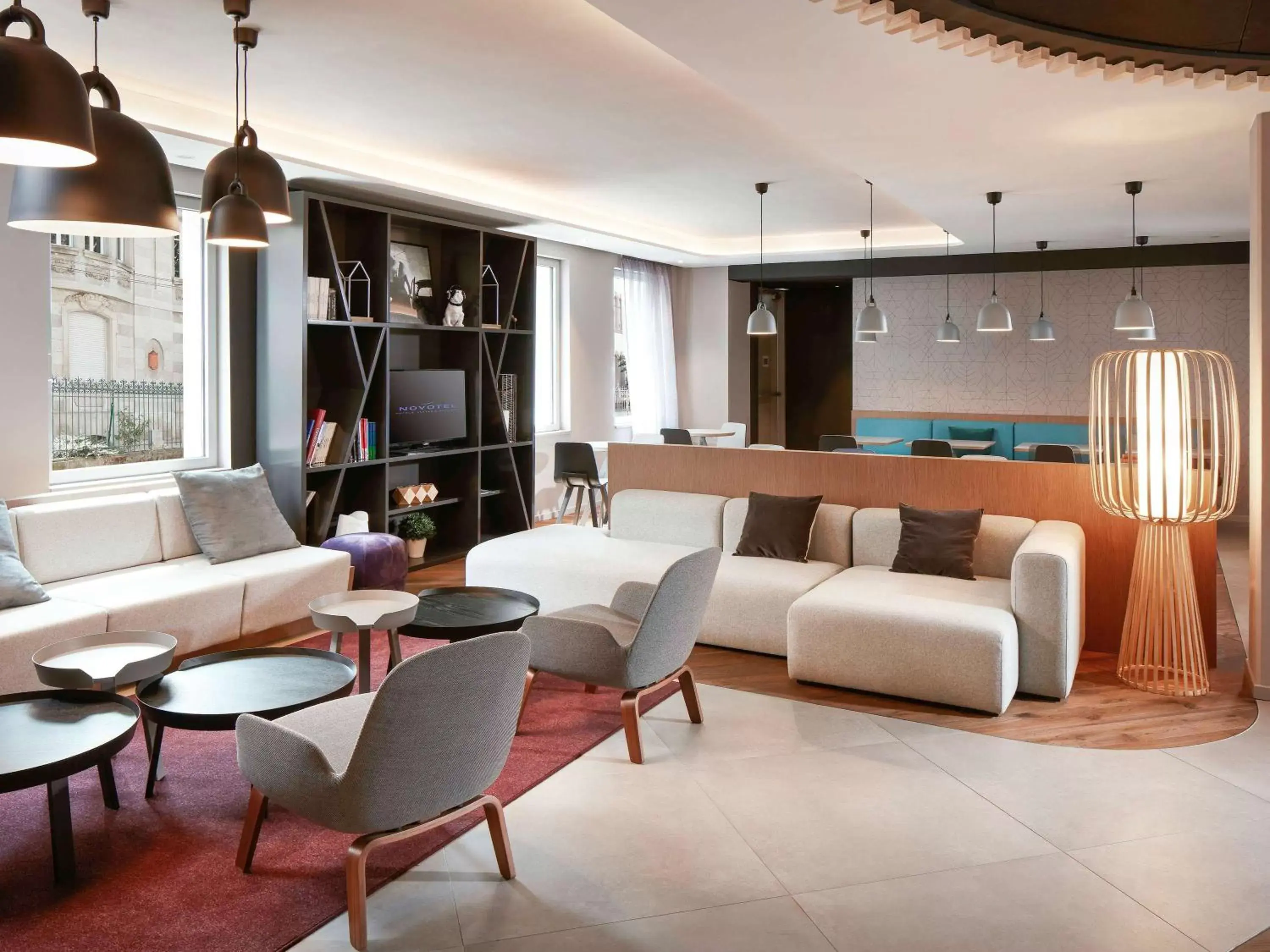 Lounge or bar, Seating Area in Novotel Suites Colmar Centre