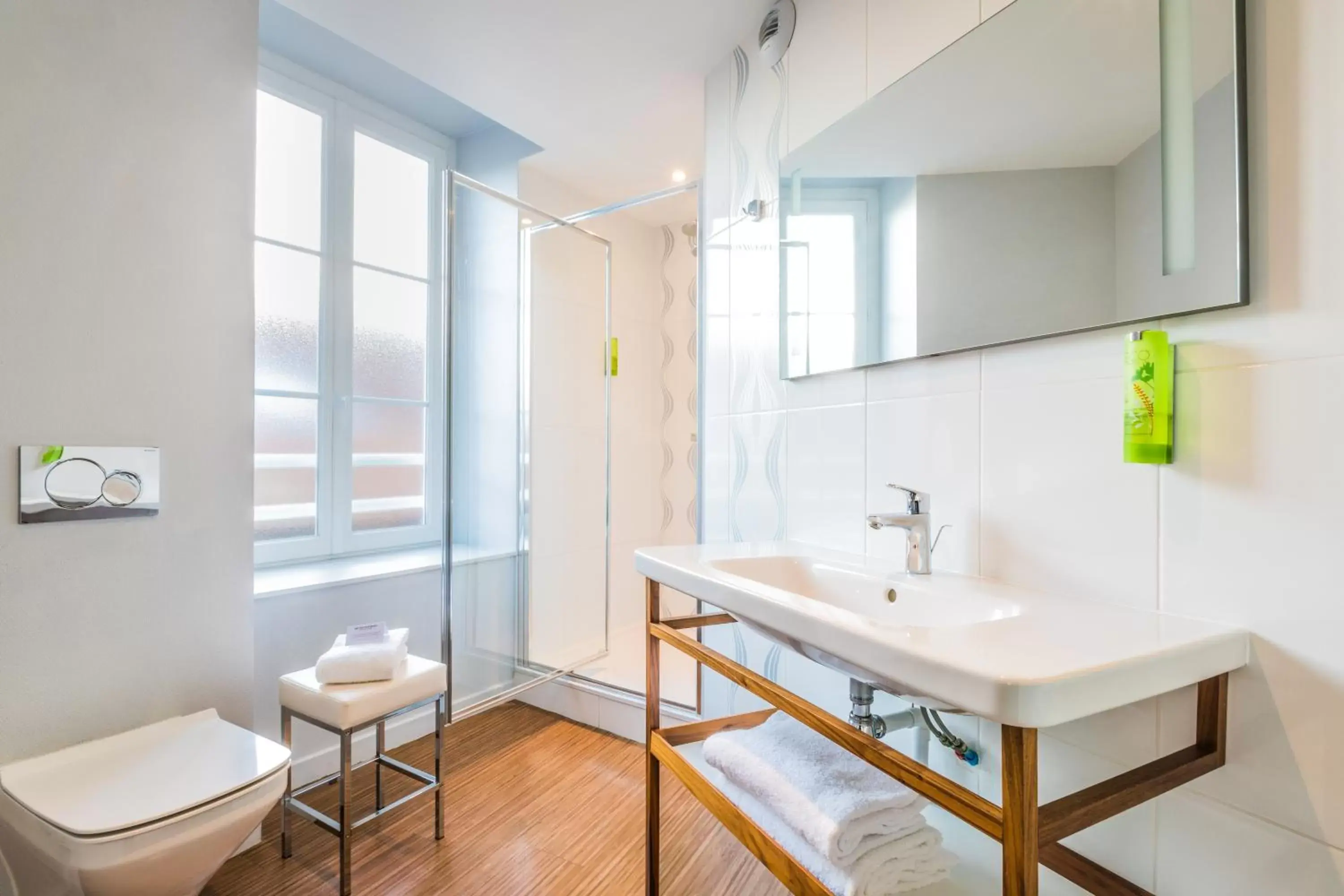 Shower, Bathroom in Best Western Hôtel de France