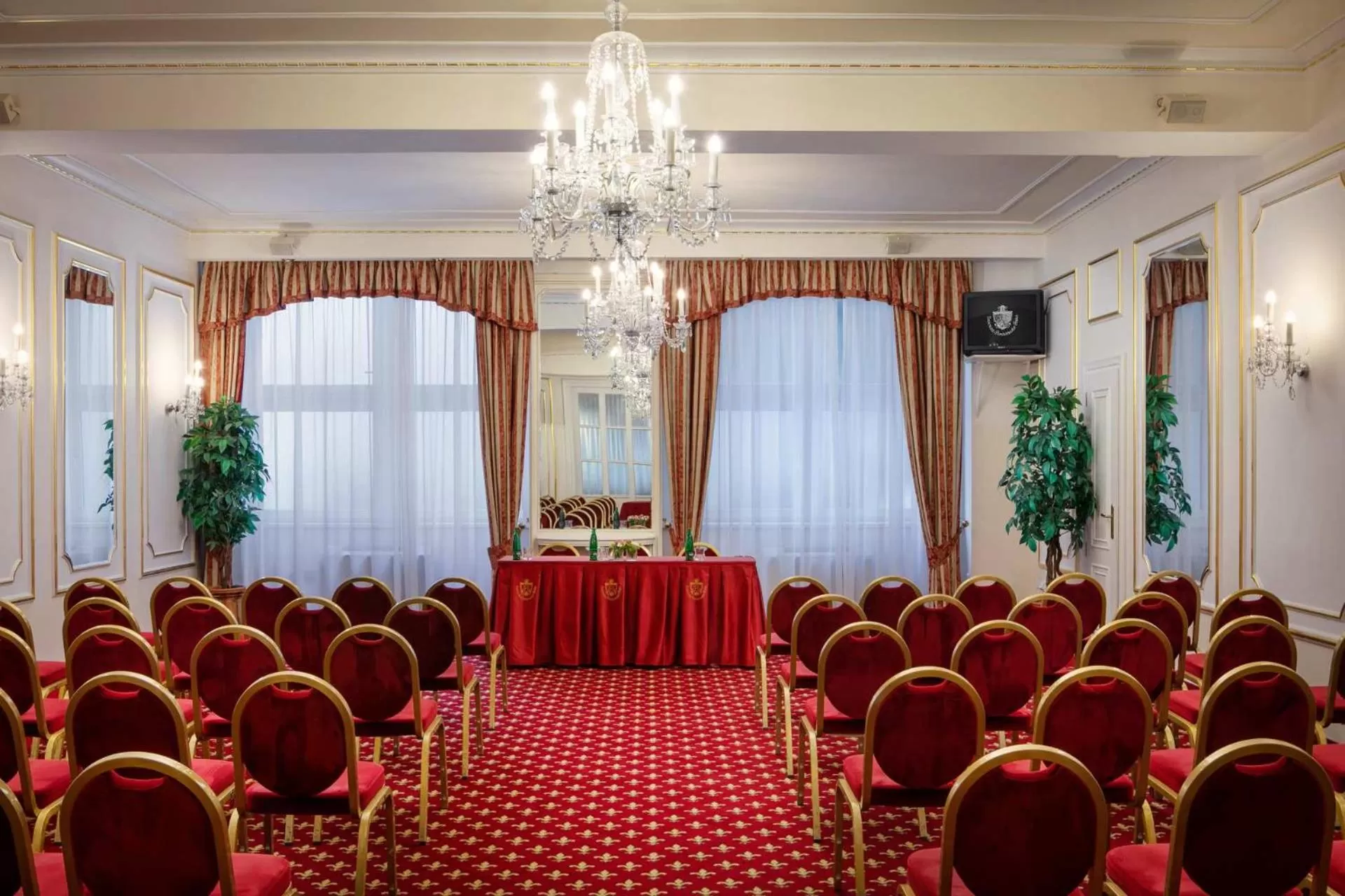 Business facilities in Ambassador Zlata Husa