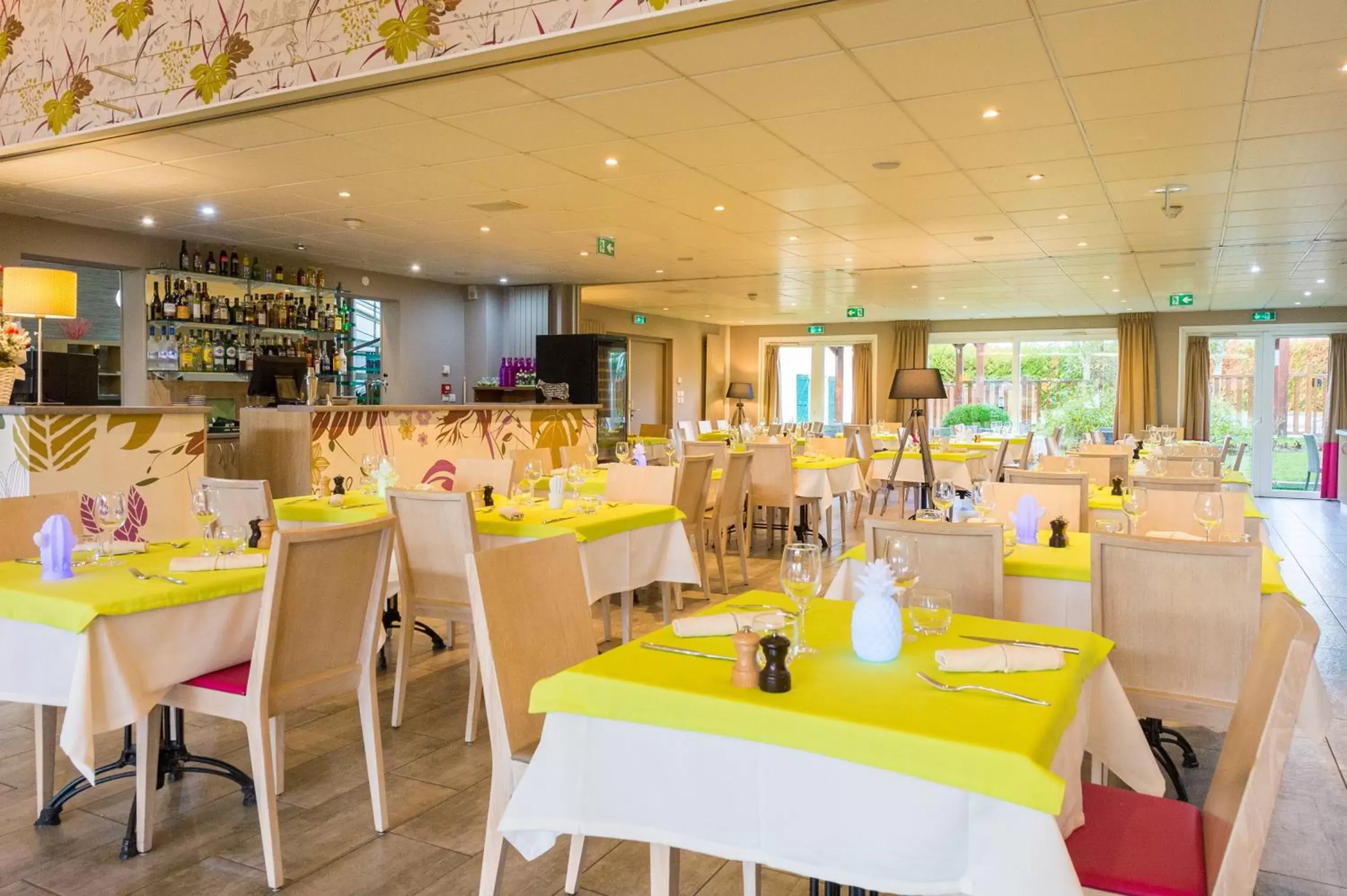 Restaurant/Places to Eat in Best Western Amarys Rambouillet