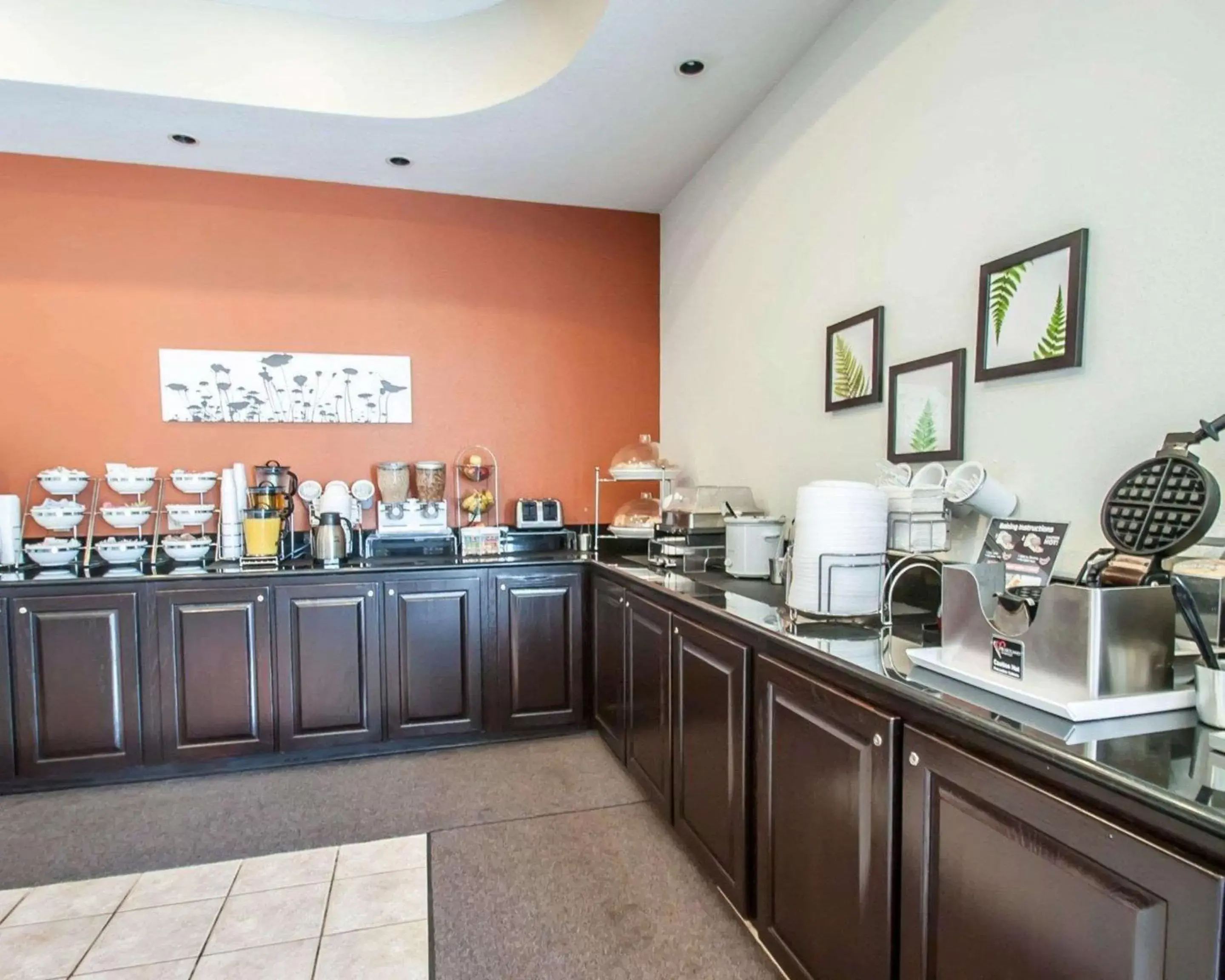 Restaurant/places to eat in Sleep Inn & Suites Lake of the Ozarks Restaurant/places to eat in Sleep Inn & Suites Lake of the Ozarks