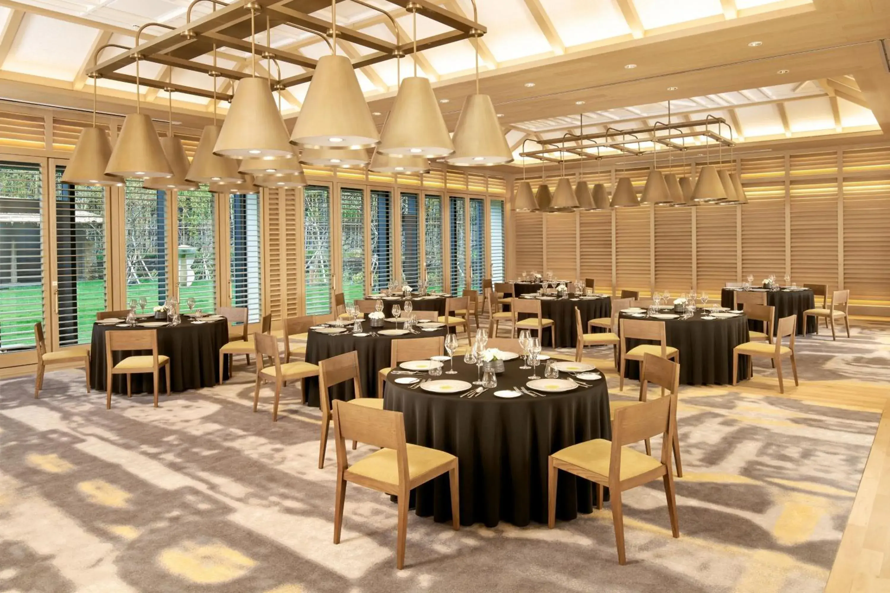 Meeting/conference room, Restaurant/Places to Eat in JW Marriott Jeju Resort & Spa