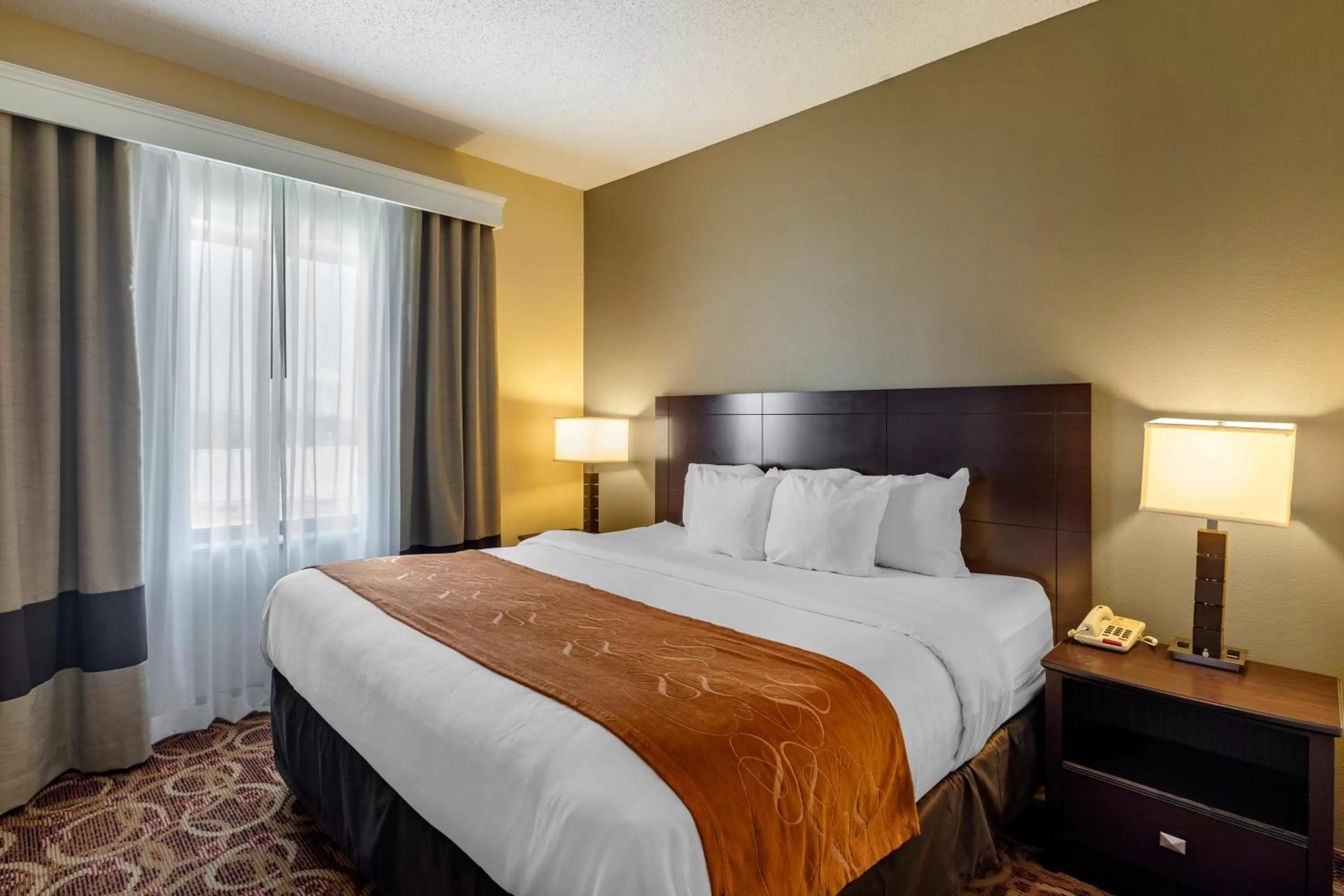King Suite with Accessible Tub - Accessible/Non-Smoking in Comfort Suites McKinney-Allen