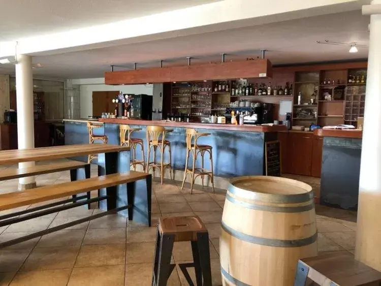 Lounge or bar, Lounge/Bar in Hotel Restaurant La Dame du Lac