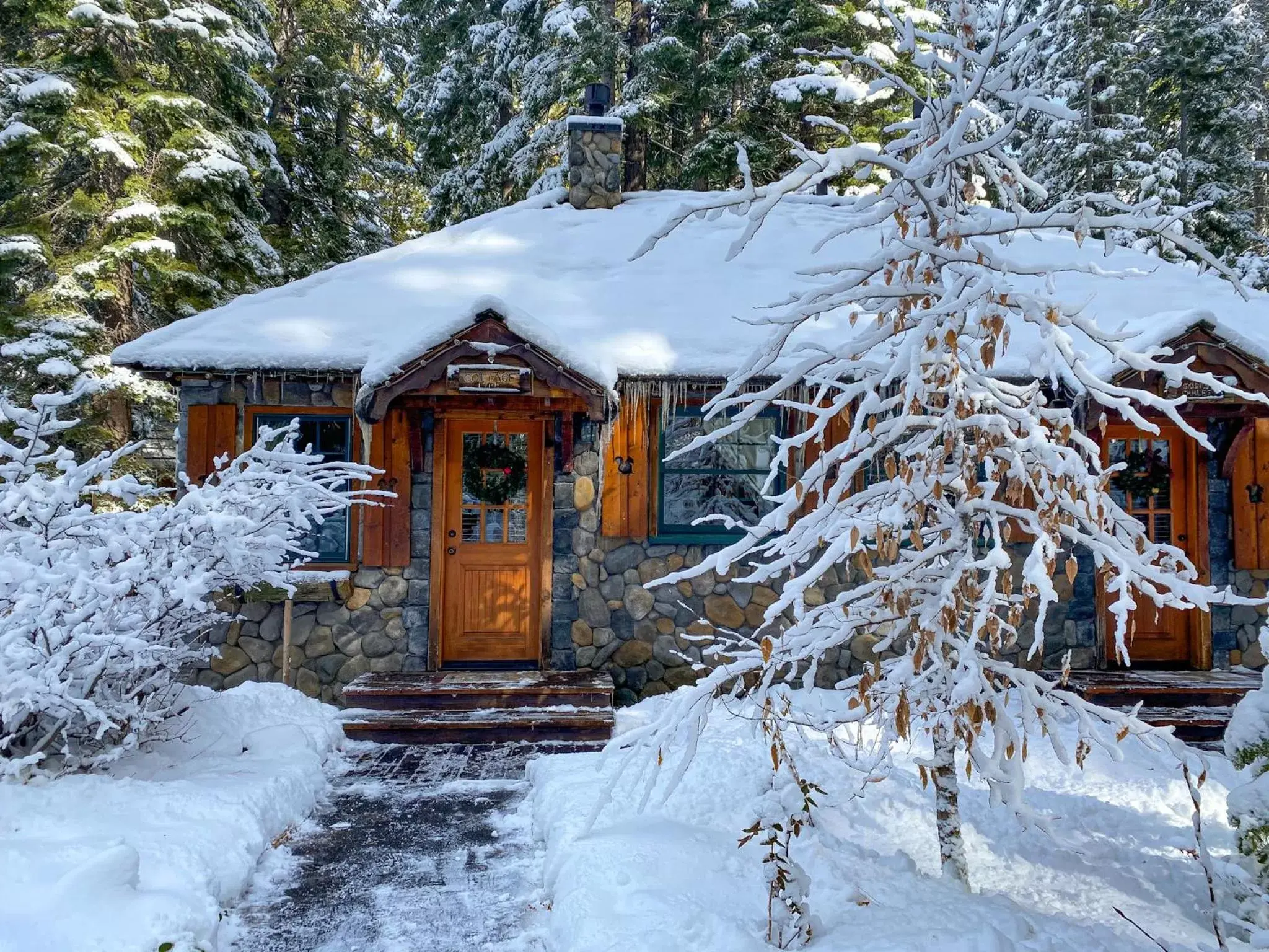 Property building, Winter in Cottage Inn At Lake Tahoe