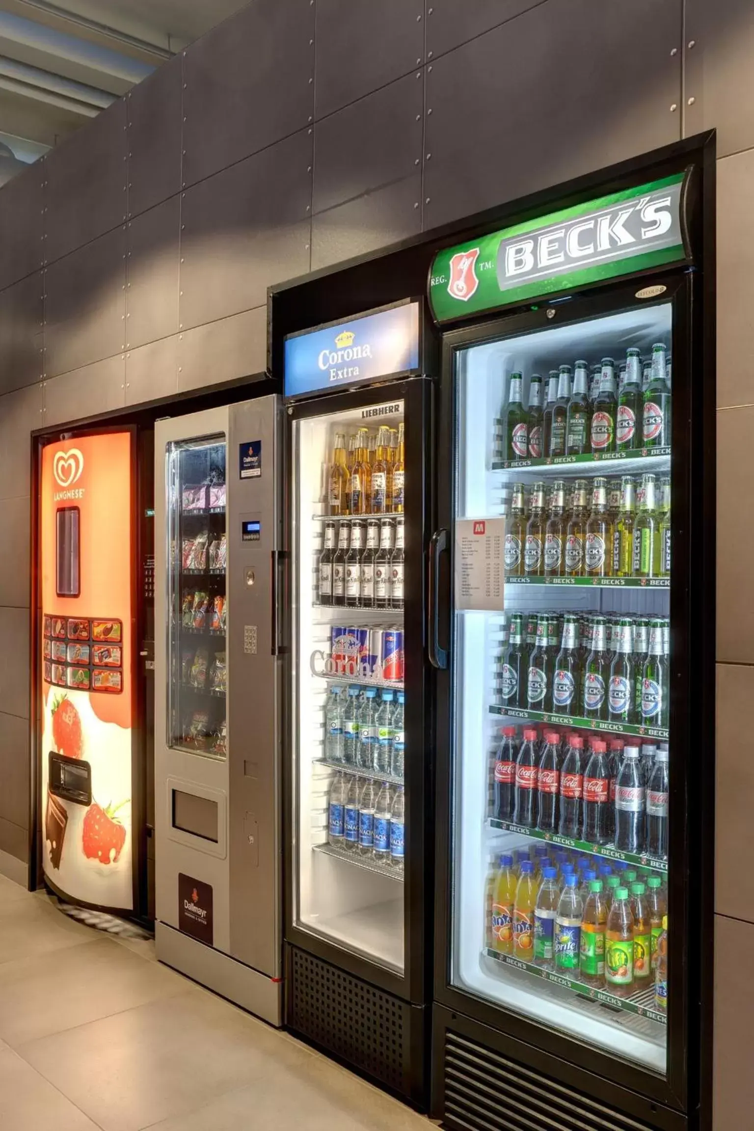 Lobby or reception, Supermarket/Shops in MEININGER Hotel Berlin Airport