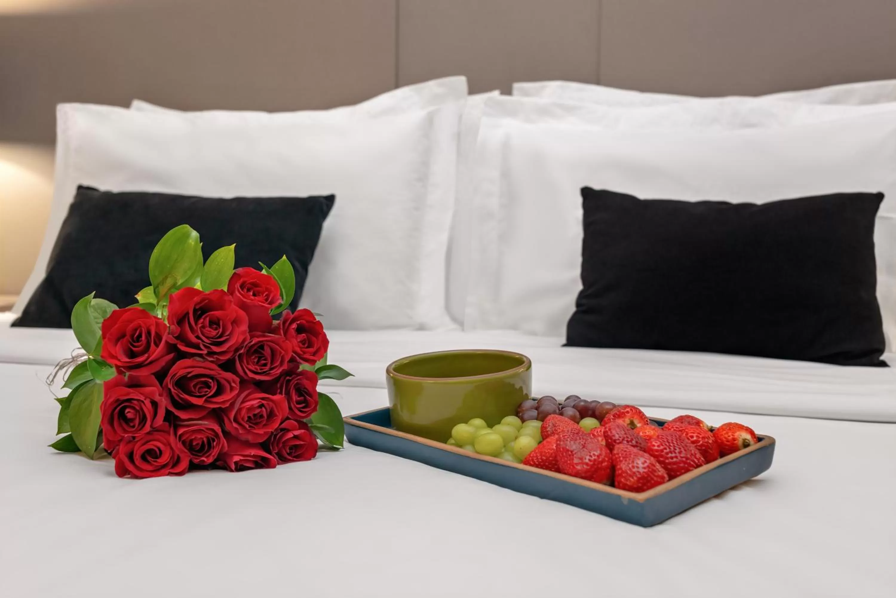 Decorative detail, Bed in Slaviero Guarulhos Aeroporto