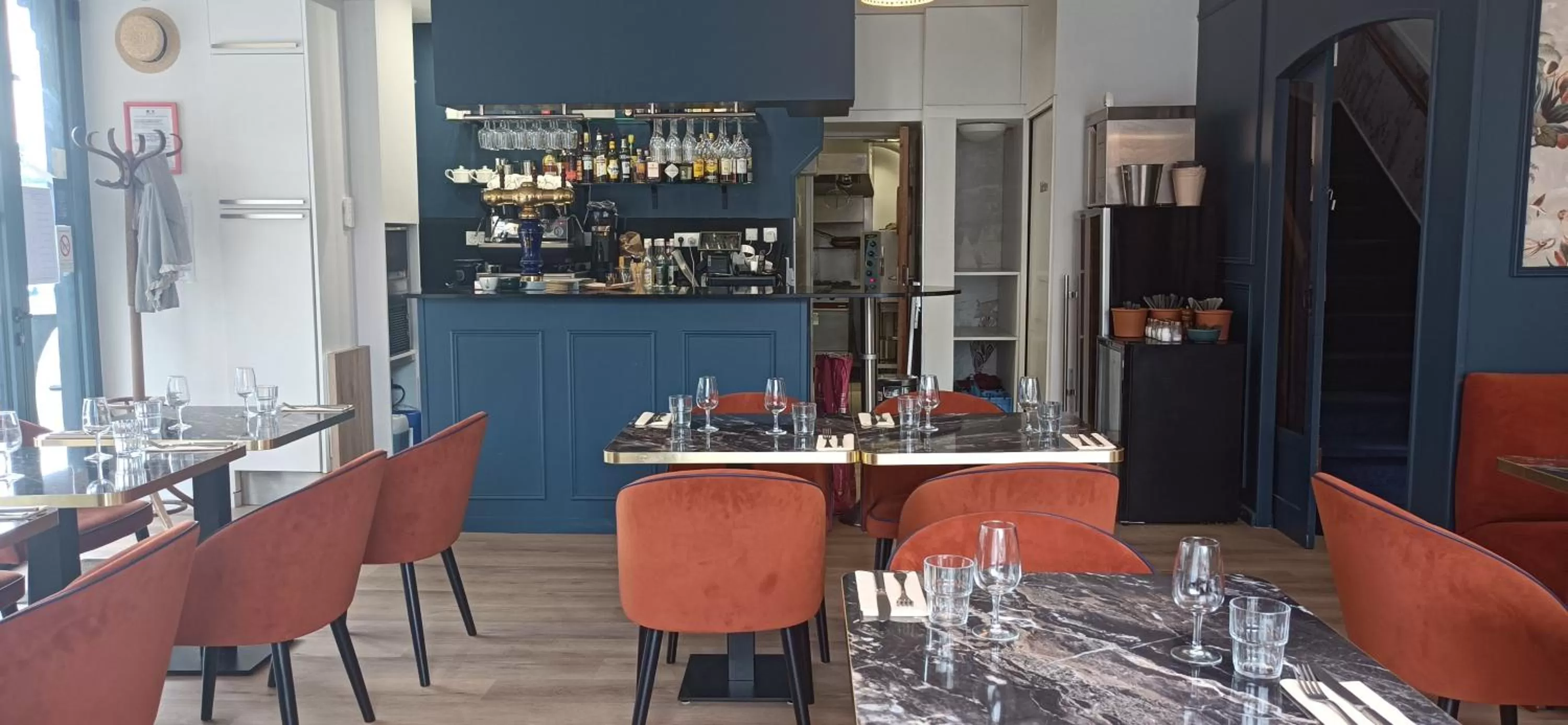 Restaurant/Places to Eat in Le Neptune