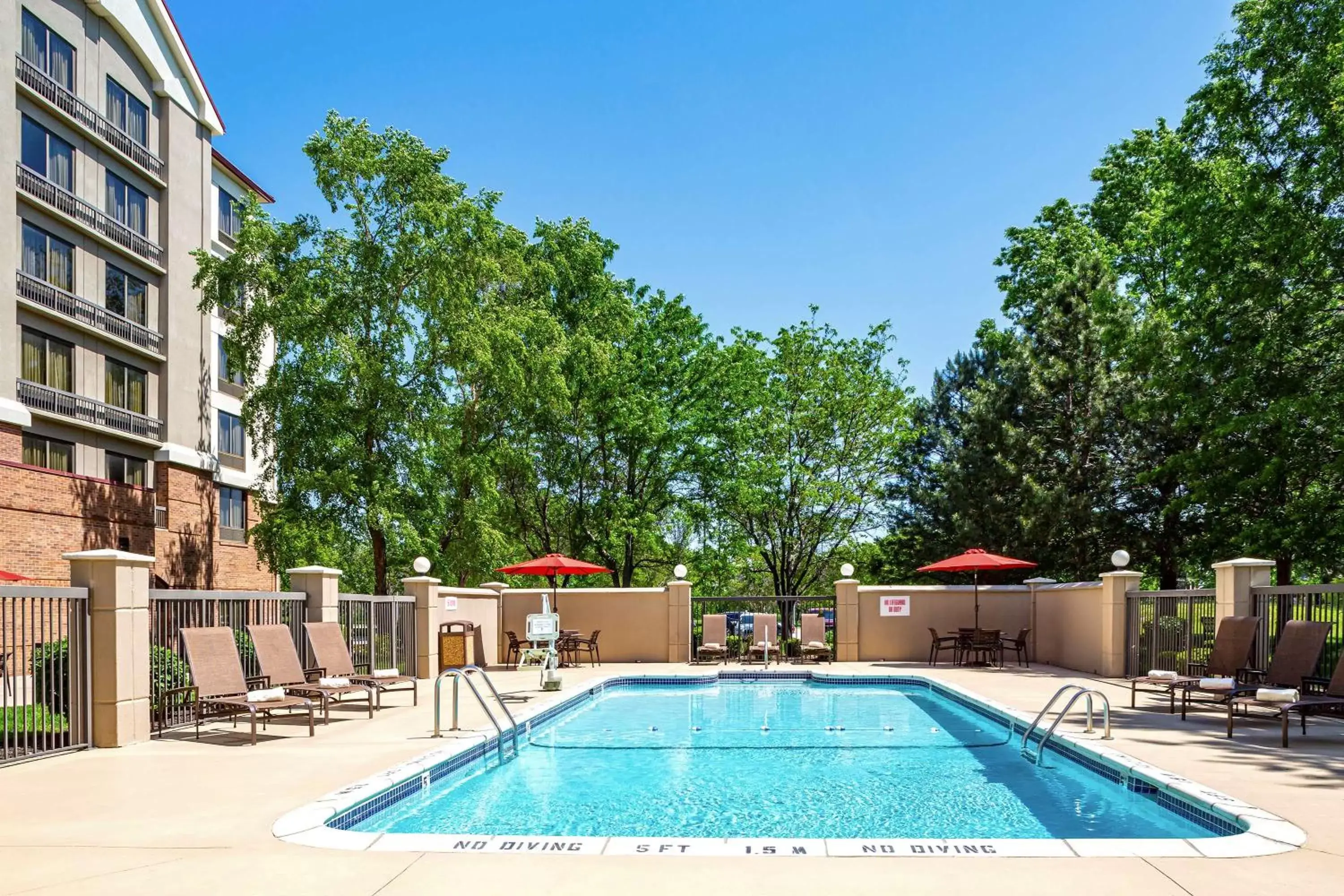 Swimming Pool in Hyatt Place Kansas City/Overland Park/Convention Center