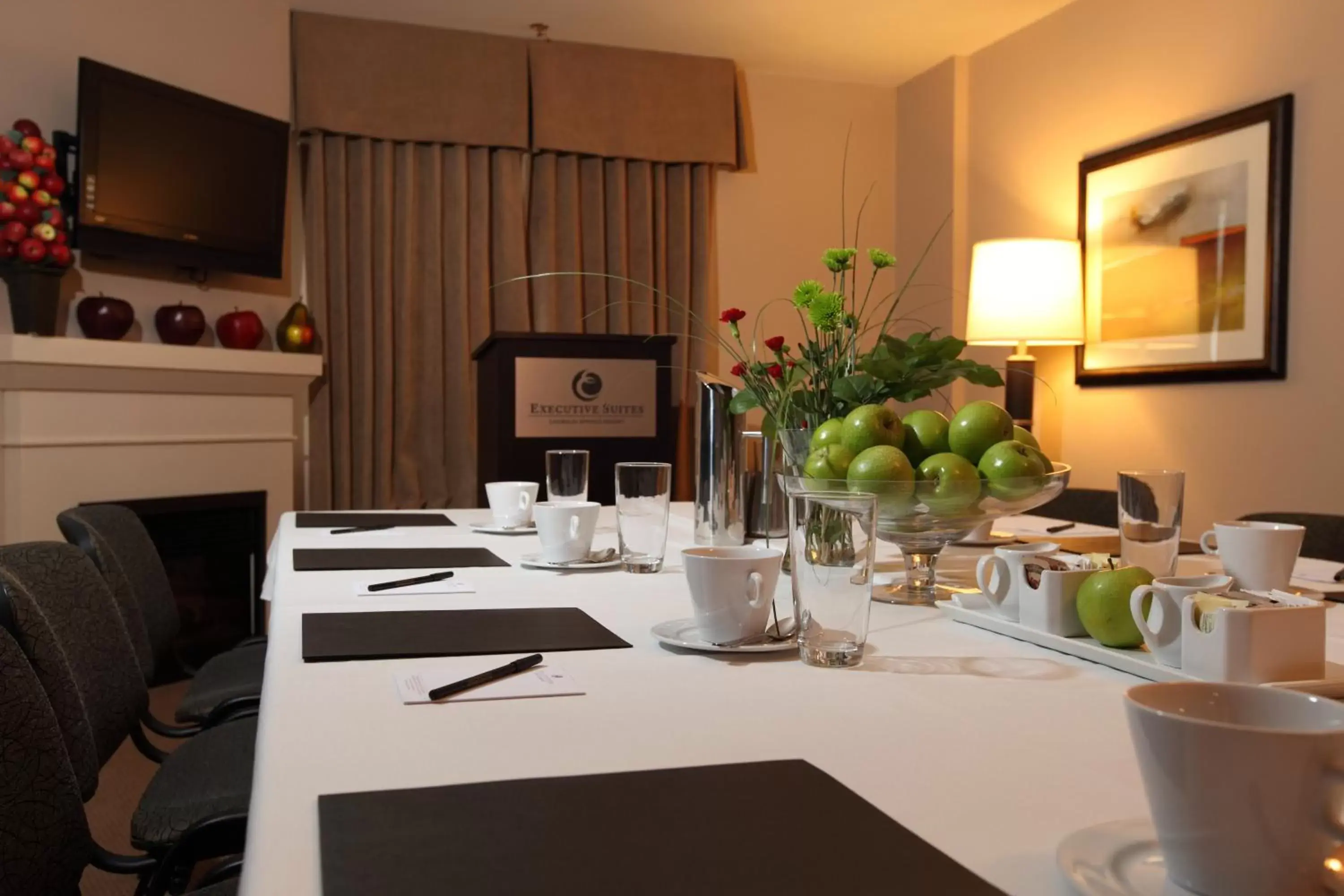 Business facilities in Executive Suites Hotel and Resort, Squamish