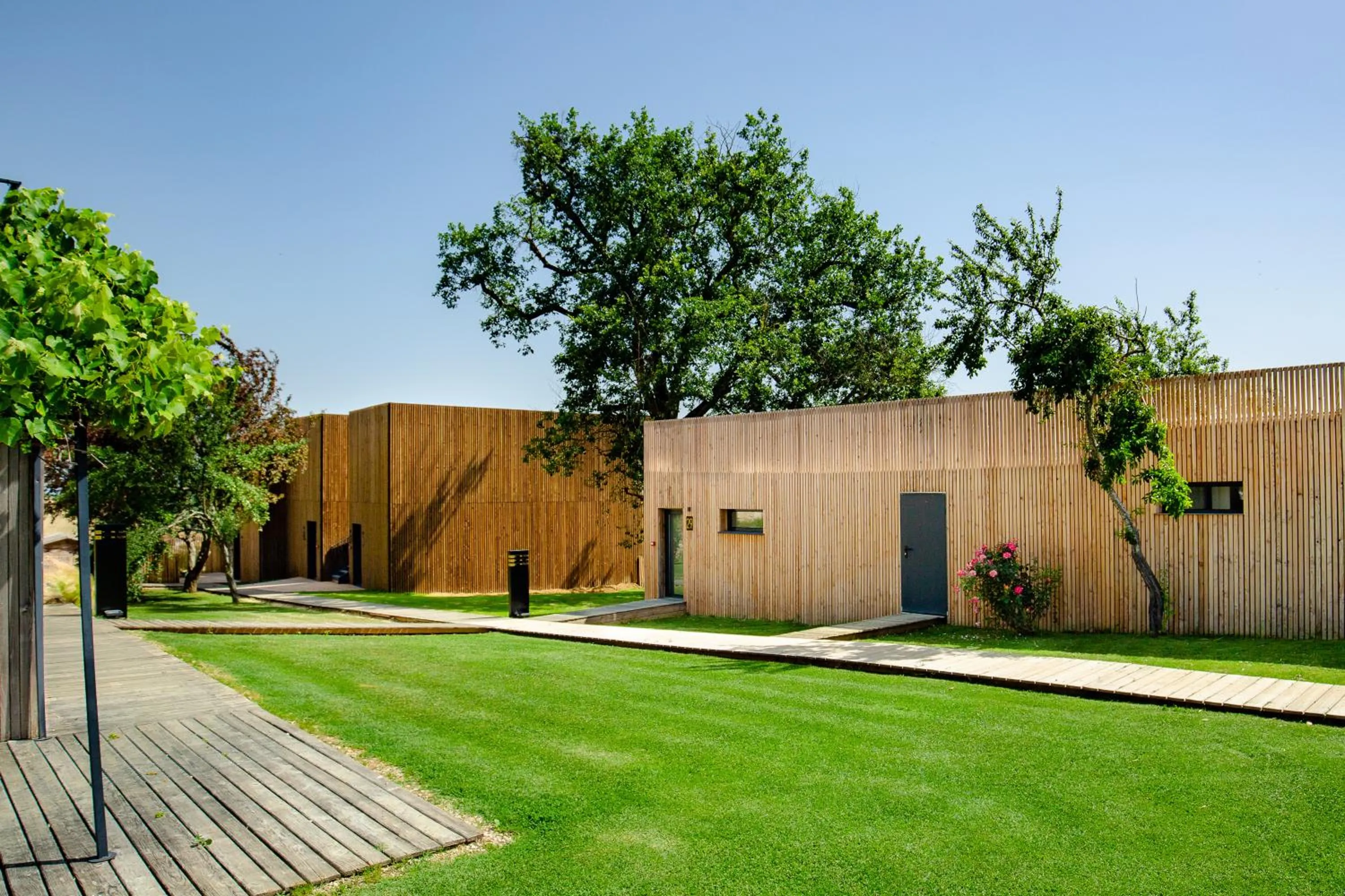 Facade/entrance in Le Domaine de Baulieu, Singuliers Hotels