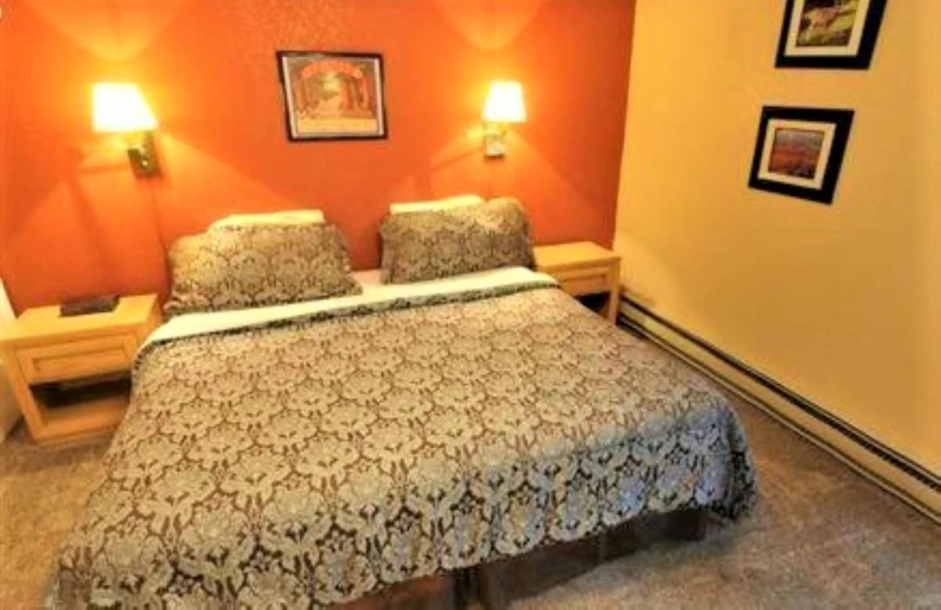 Bed in Pinecliff Village Resort