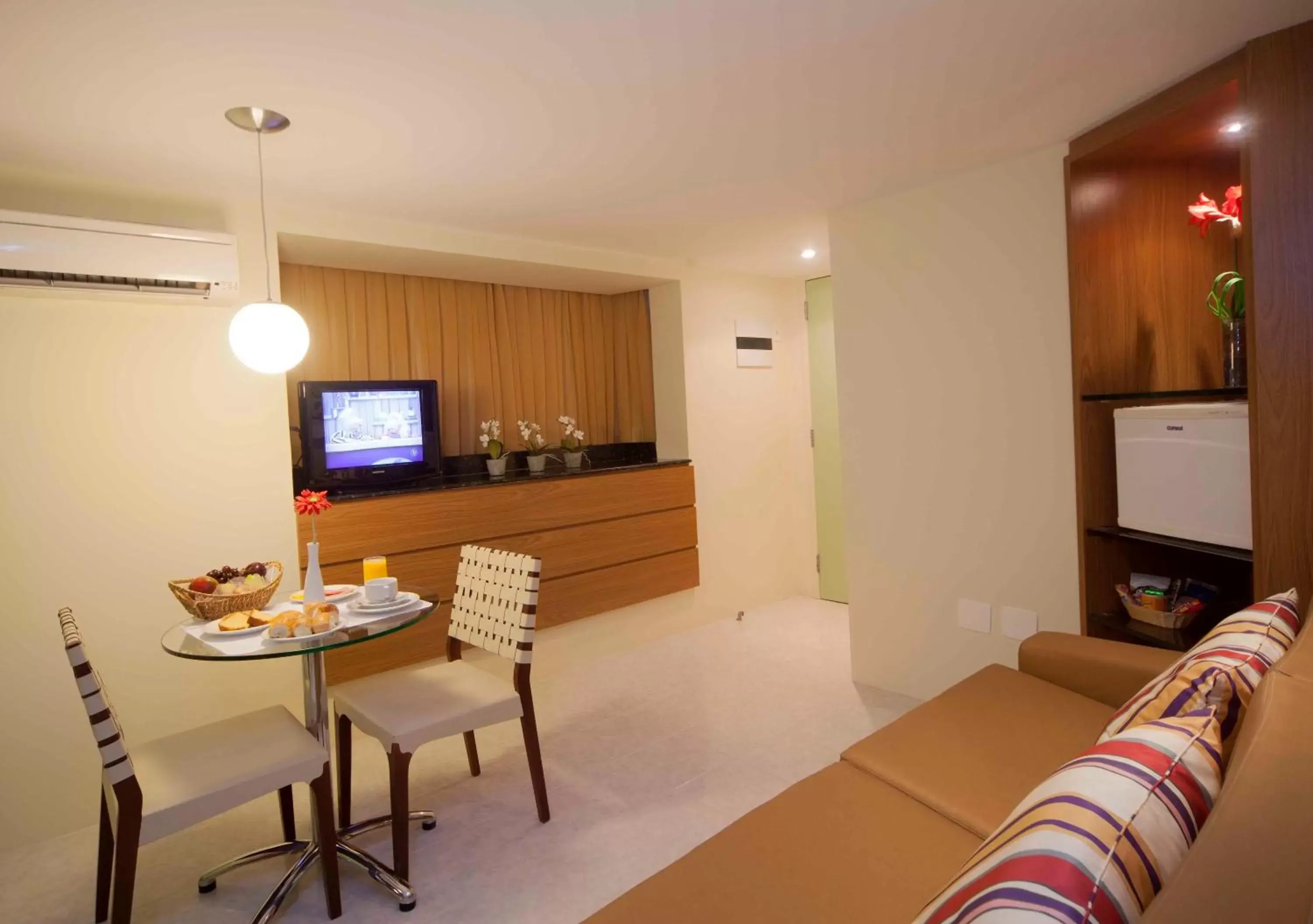 Communal lounge/ TV room, Seating Area in Euro Suite Recife Boa Viagem