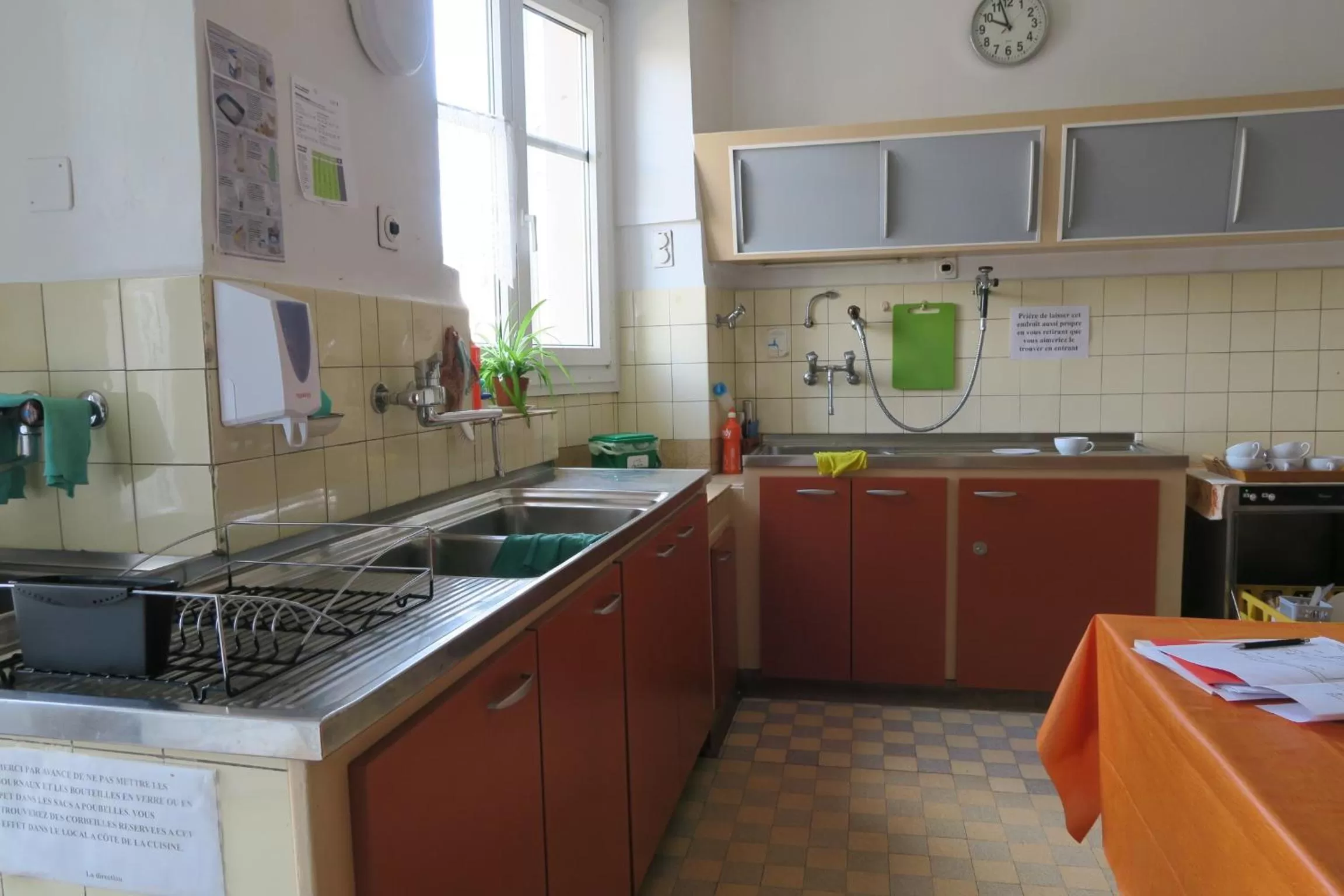 Kitchen or kitchenette, Kitchen/Kitchenette in Pension Bienvenue (Women only)