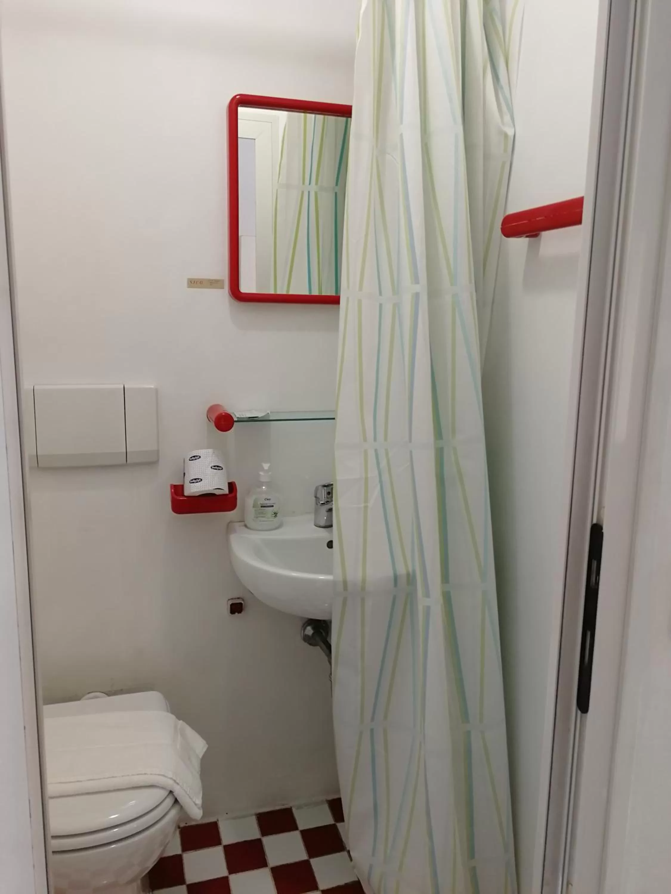 Bathroom in Hotel Gambara