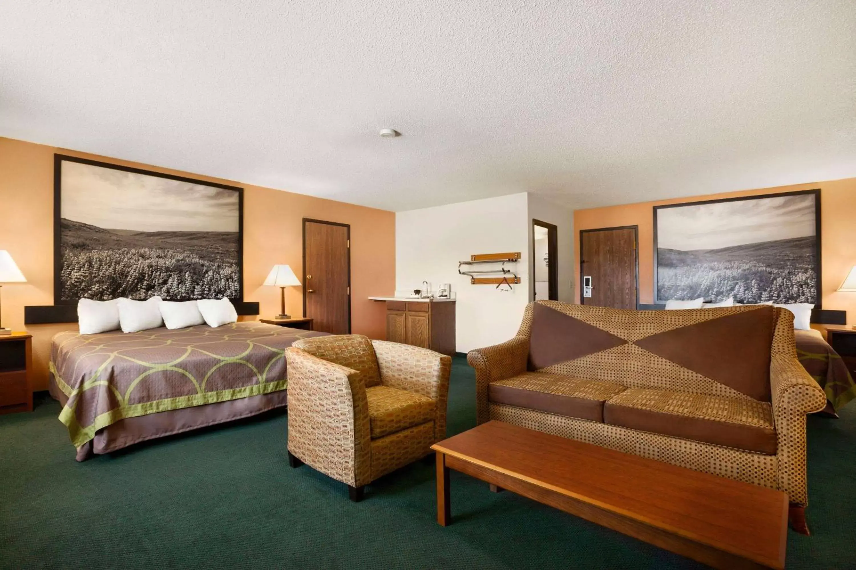 Bed in Super 8 by Wyndham Concordia