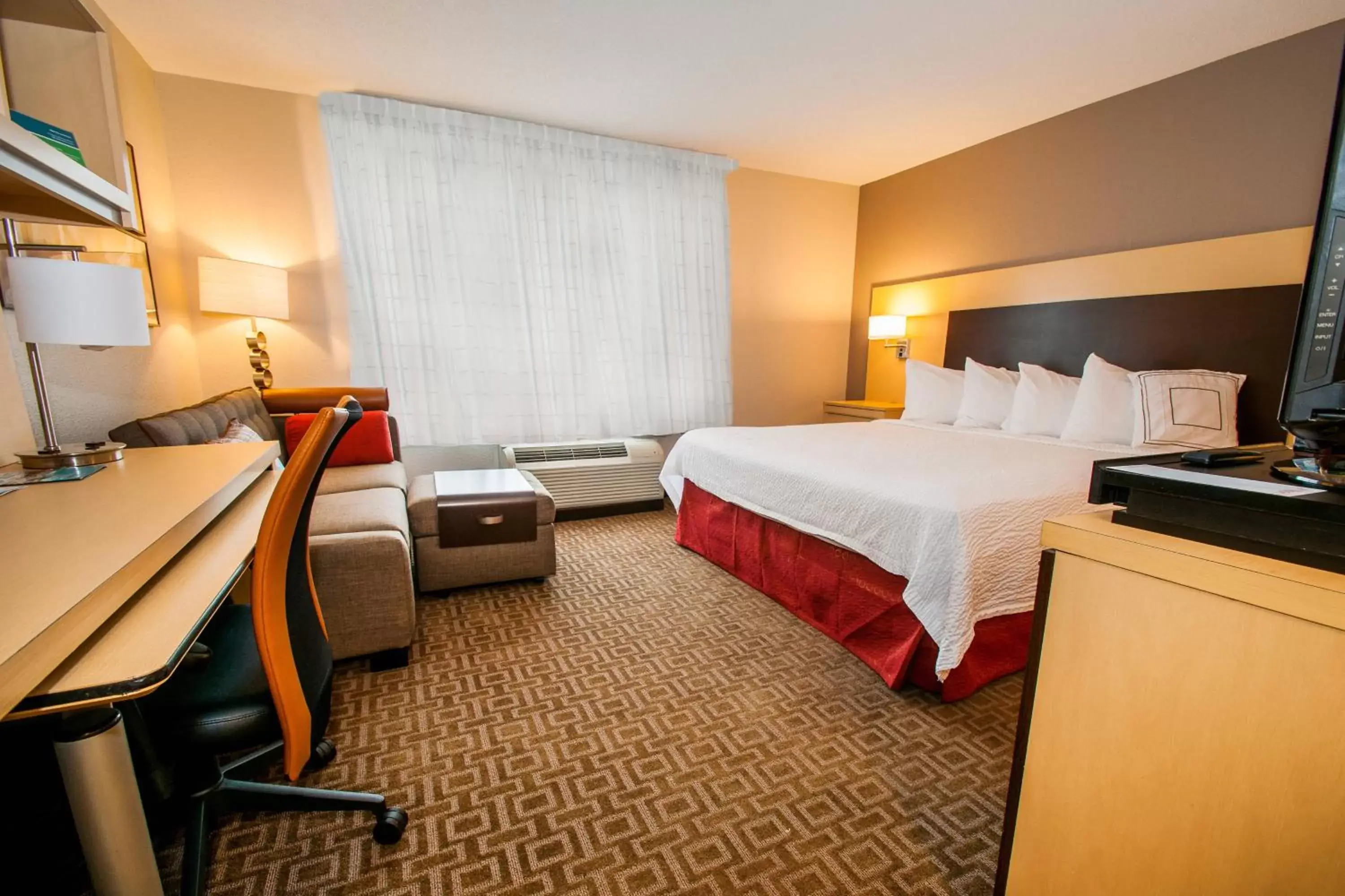 Photo of the whole room, Bed in TownePlace Suites by Marriott Scranton Wilkes-Barre