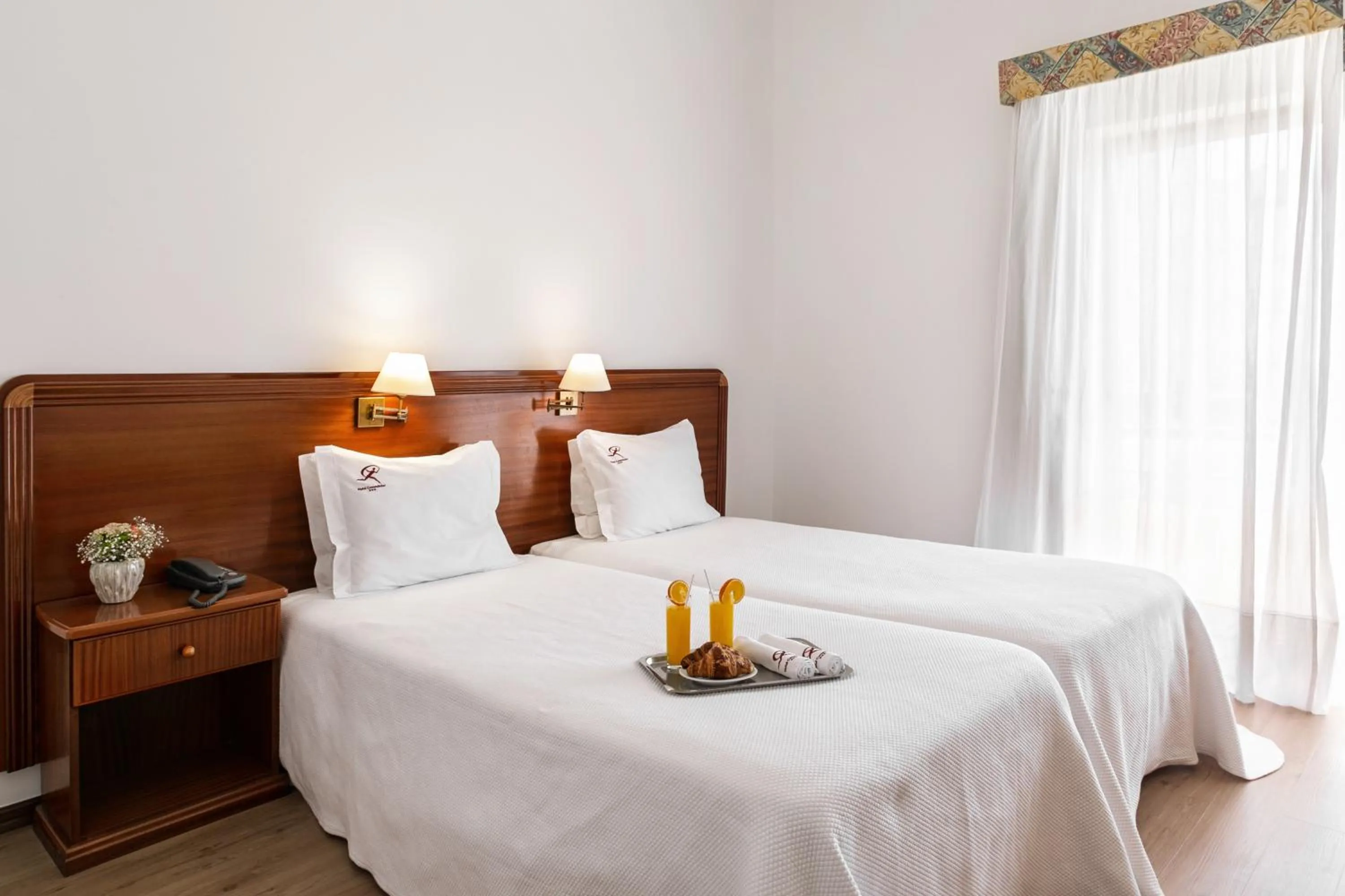 Food and drinks, Bed in Hotel Comendador