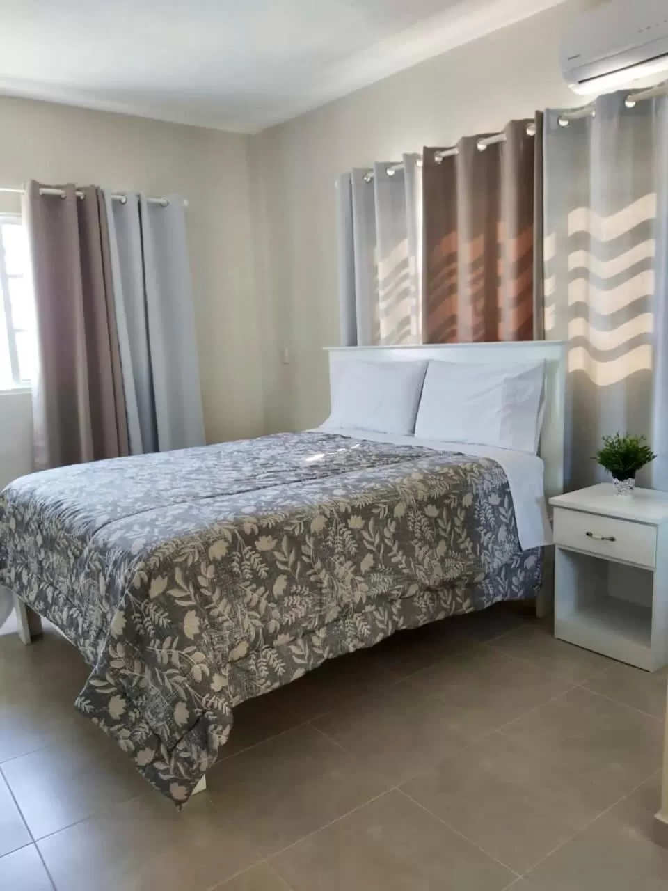 Photo of the whole room, Bed in Apartahotel MACADANA