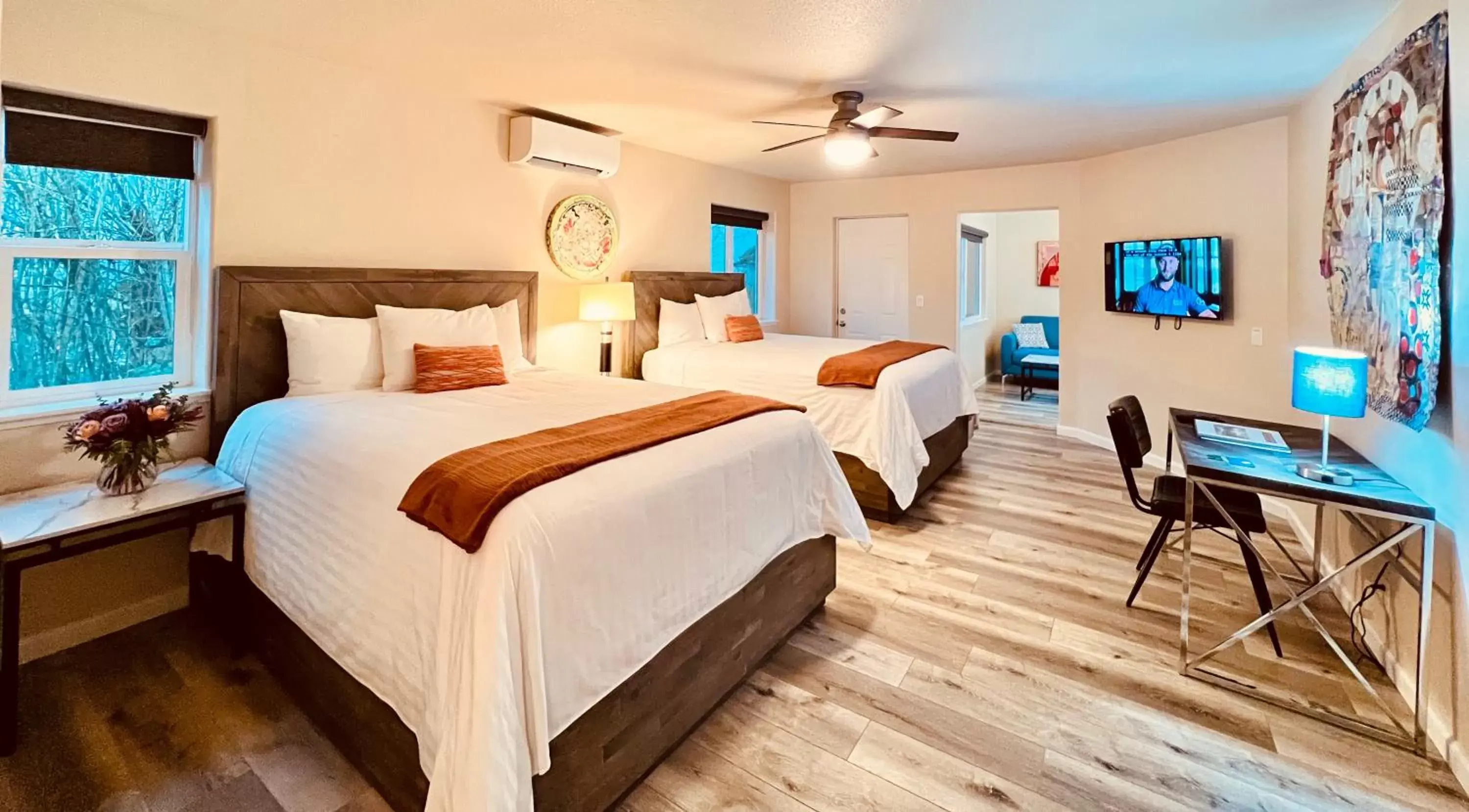 Queen Room with Two Queen Beds in West Sonoma Inn & Spa Queen Room with Two Queen Beds in West Sonoma Inn & Spa