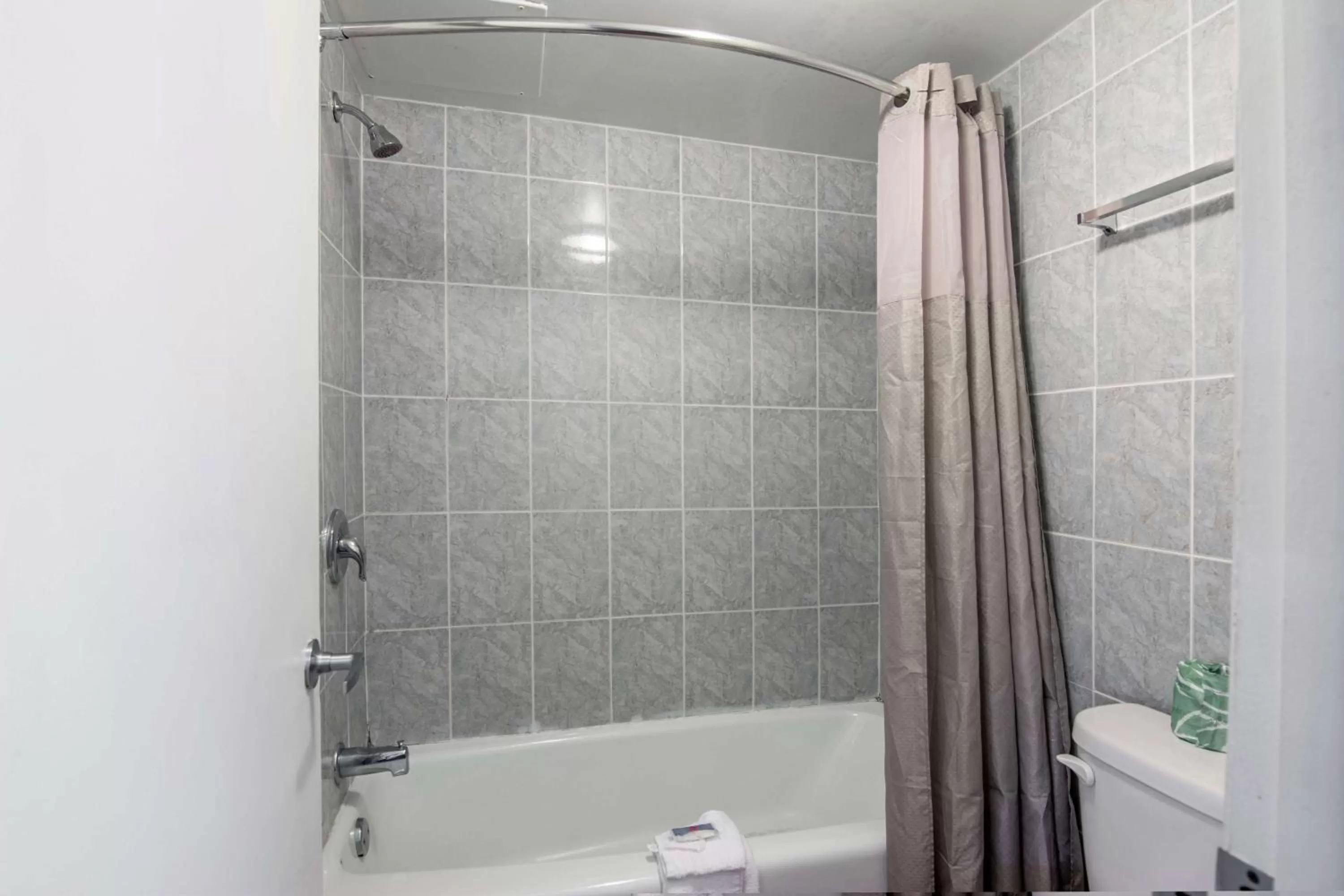 Bathroom in Motel 6-Glassboro, NJ - Rowan University