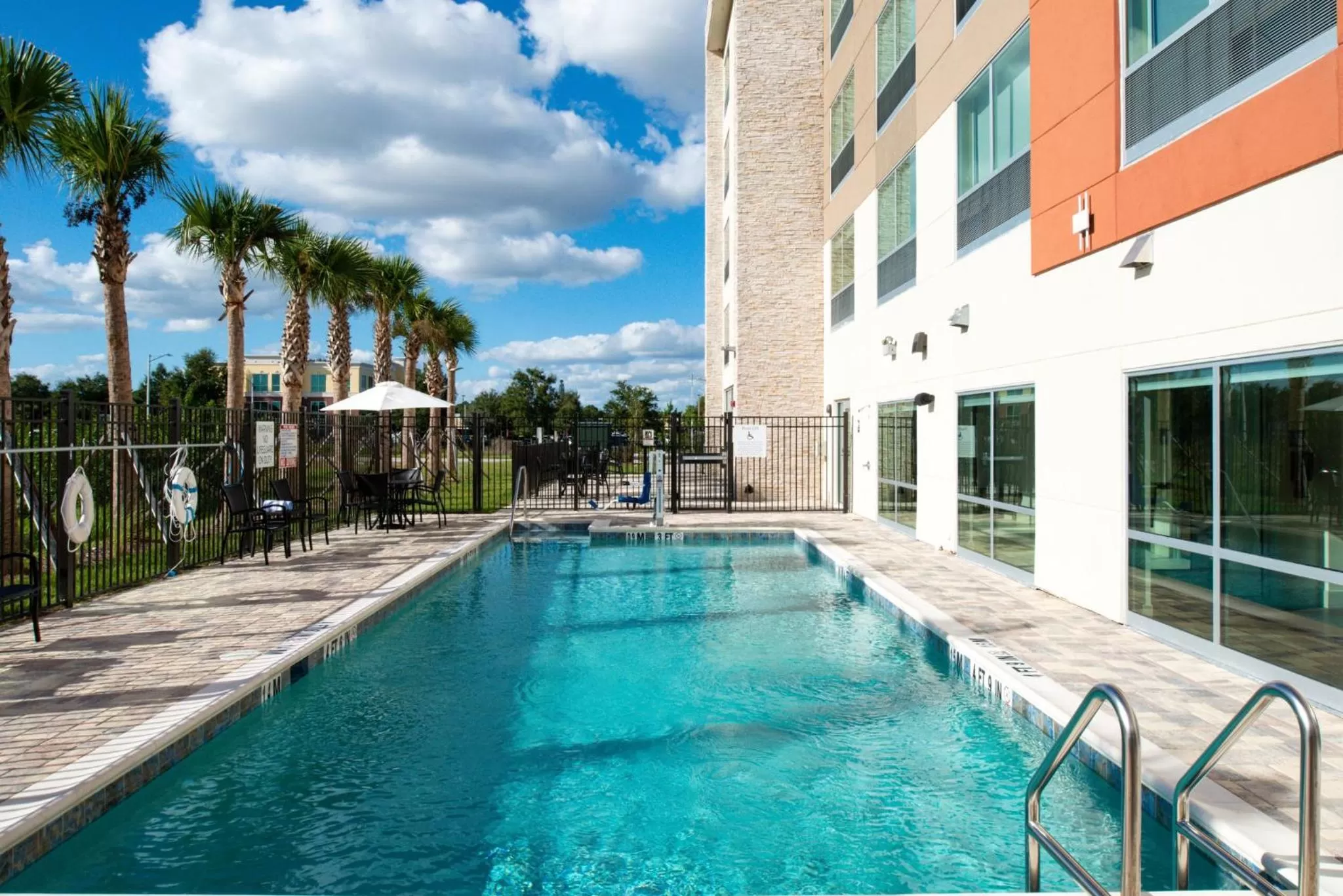 Swimming pool in Holiday Inn Express Orlando - South Park by IHG