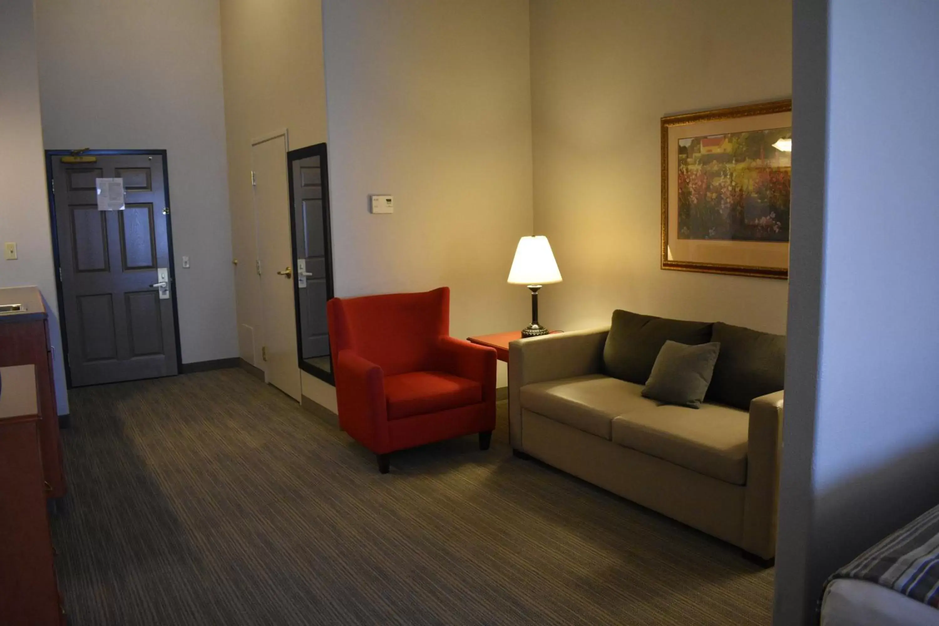 Seating Area in Country Inn & Suites by Radisson, Northwood, IA