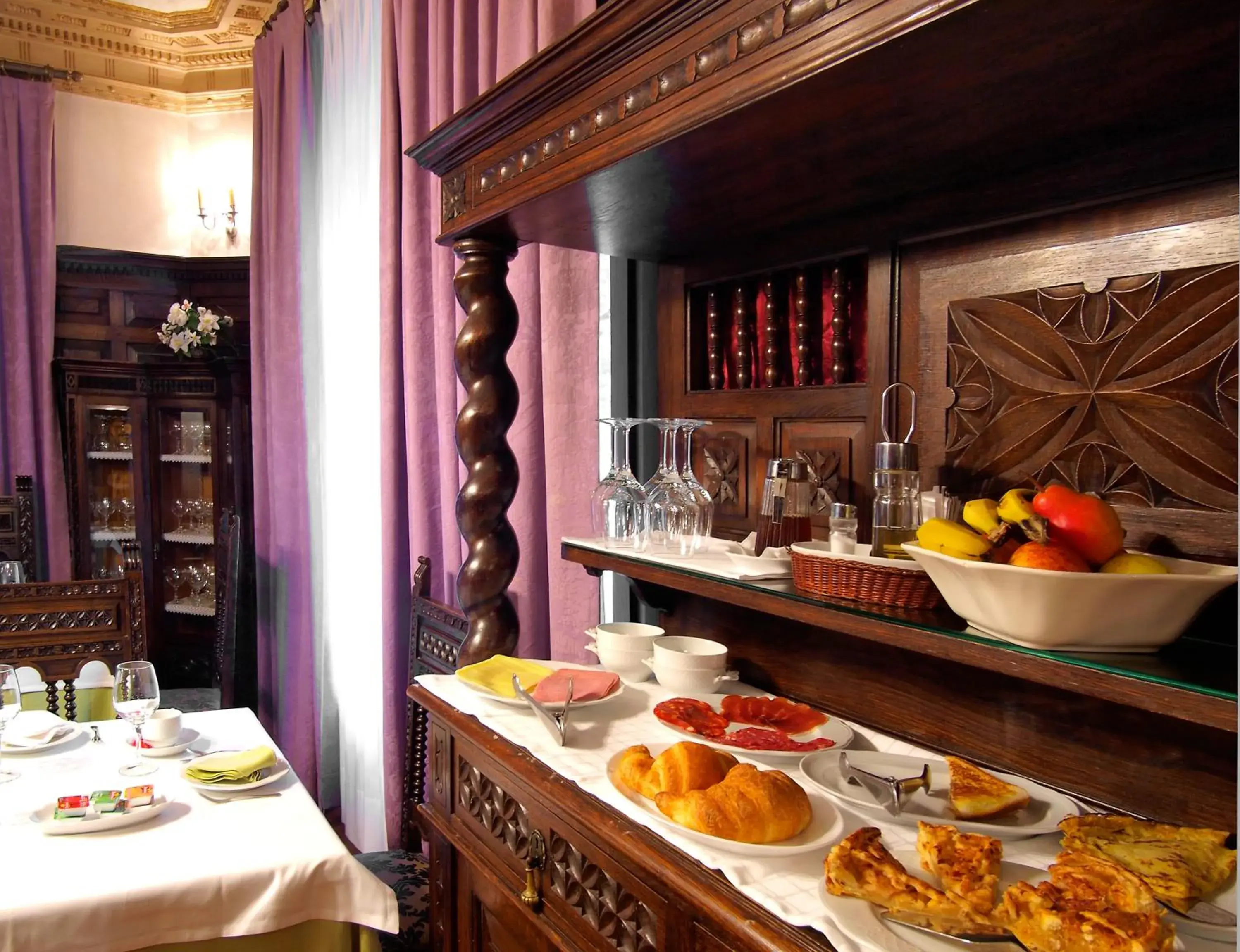 Restaurant/places to eat in Palacio Arias Restaurant/places to eat in Palacio Arias