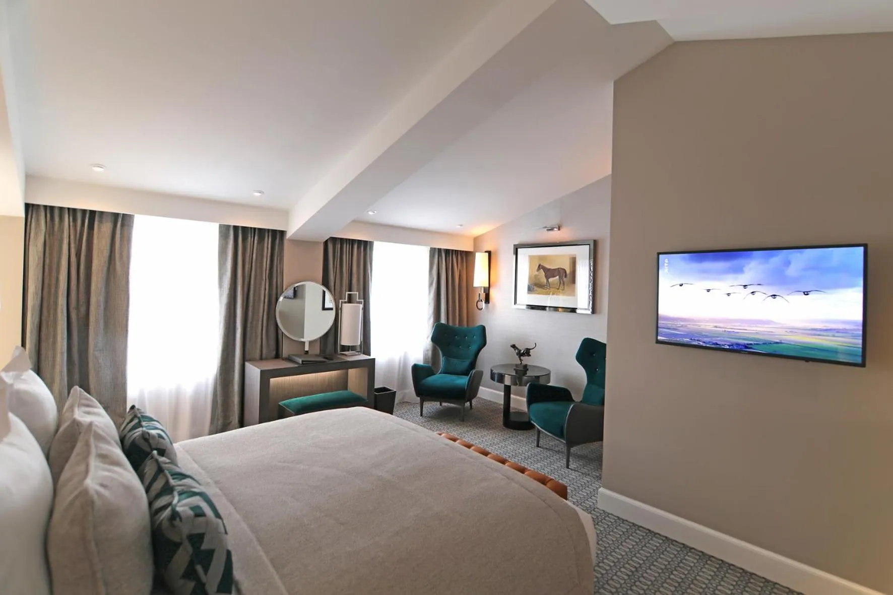 Photo of the whole room, Bed in Hôtel Alchimy