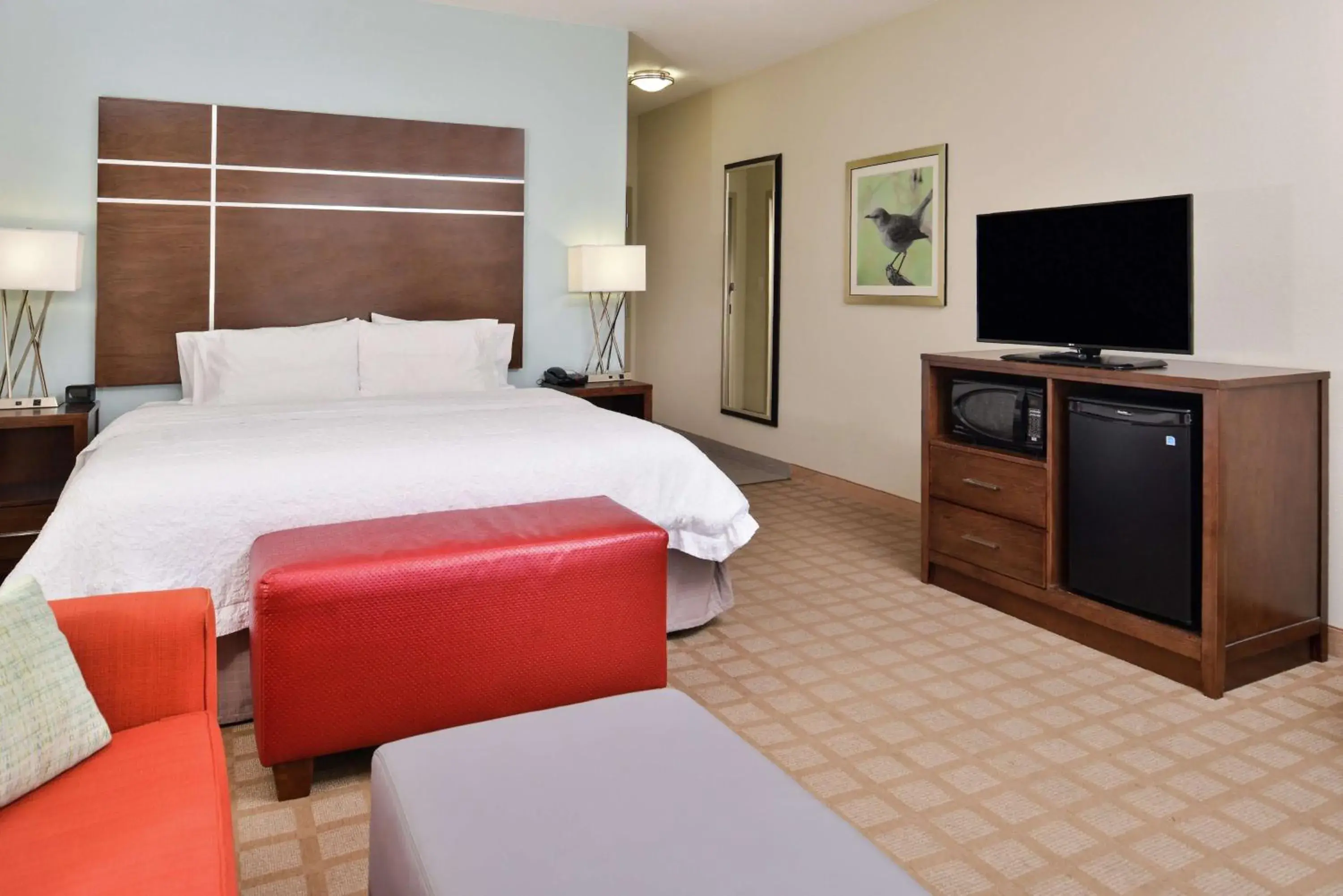 Living room, Bed in Hampton Inn and Suites Hutto