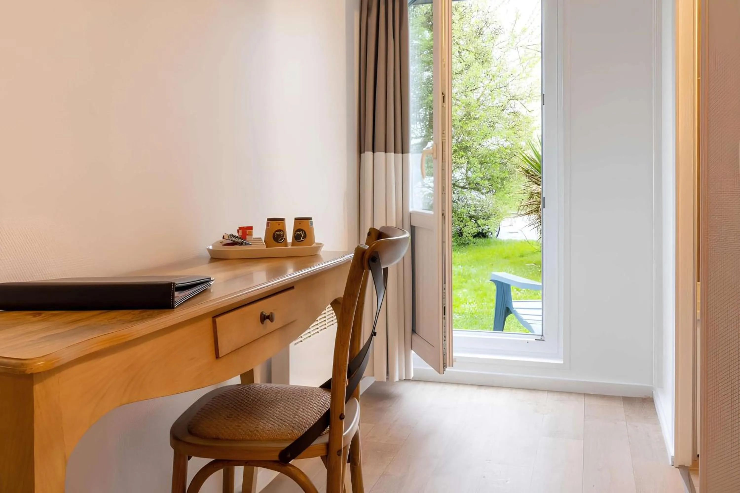 Bedroom in Sure Hotel by Best Western Plaisir