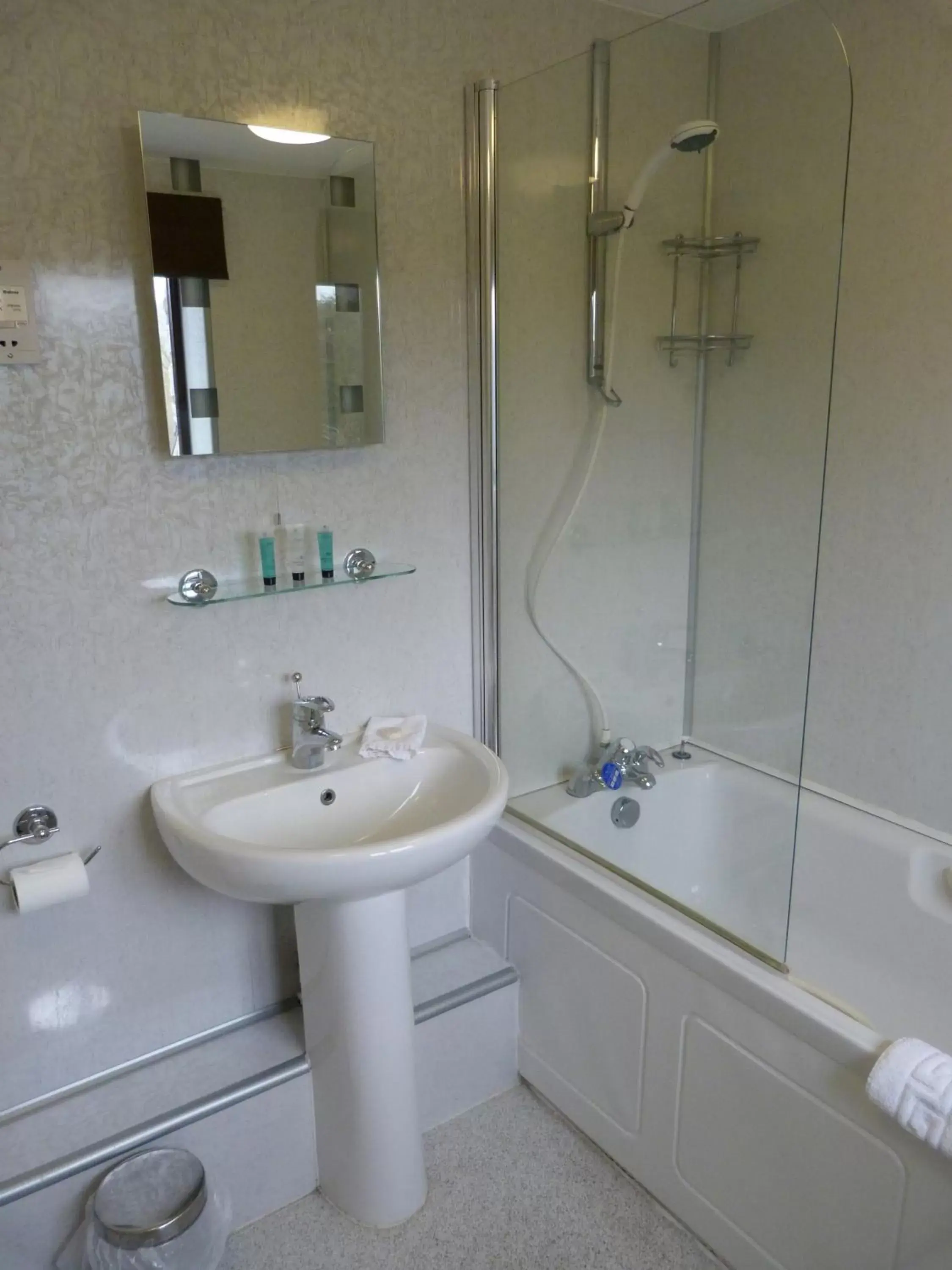 Bathroom in Cameley Lodge - Self Catering