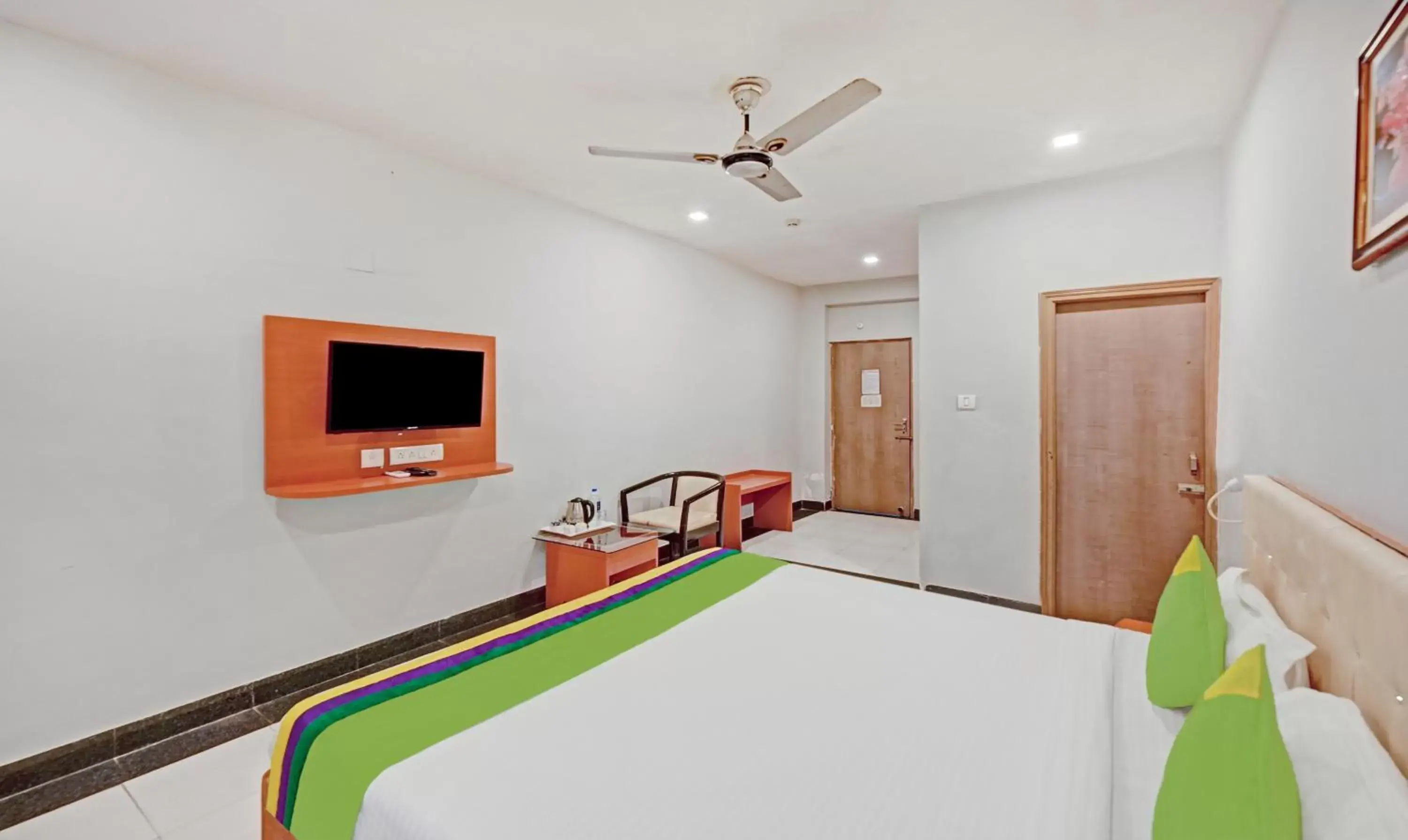 Bedroom, Bed in Treebo Sidhartha International Baliapanda Bedroom, Bed in Treebo Sidhartha International Baliapanda