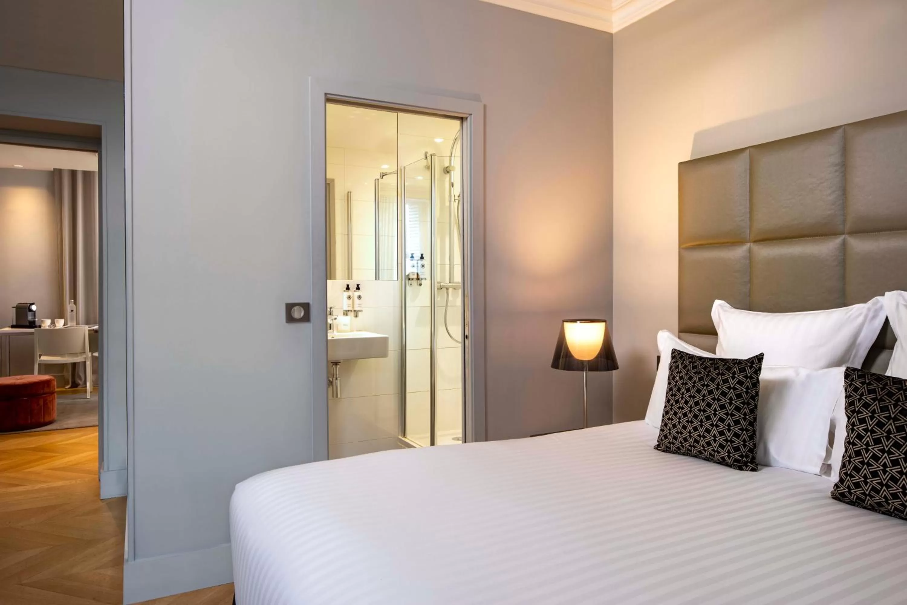 Bedroom, Bed in First Hotel Paris Tour Eiffel